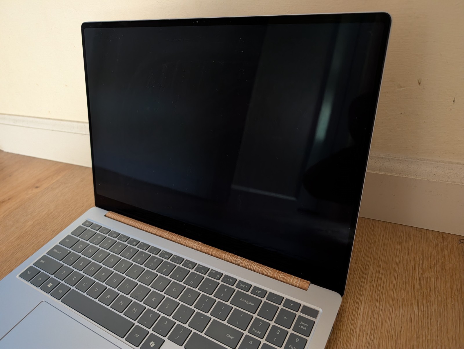 Samsung Galaxy Book4 Edge 16″ Snapdragon X Elite 3.4GHz 16GB RAM 512GB