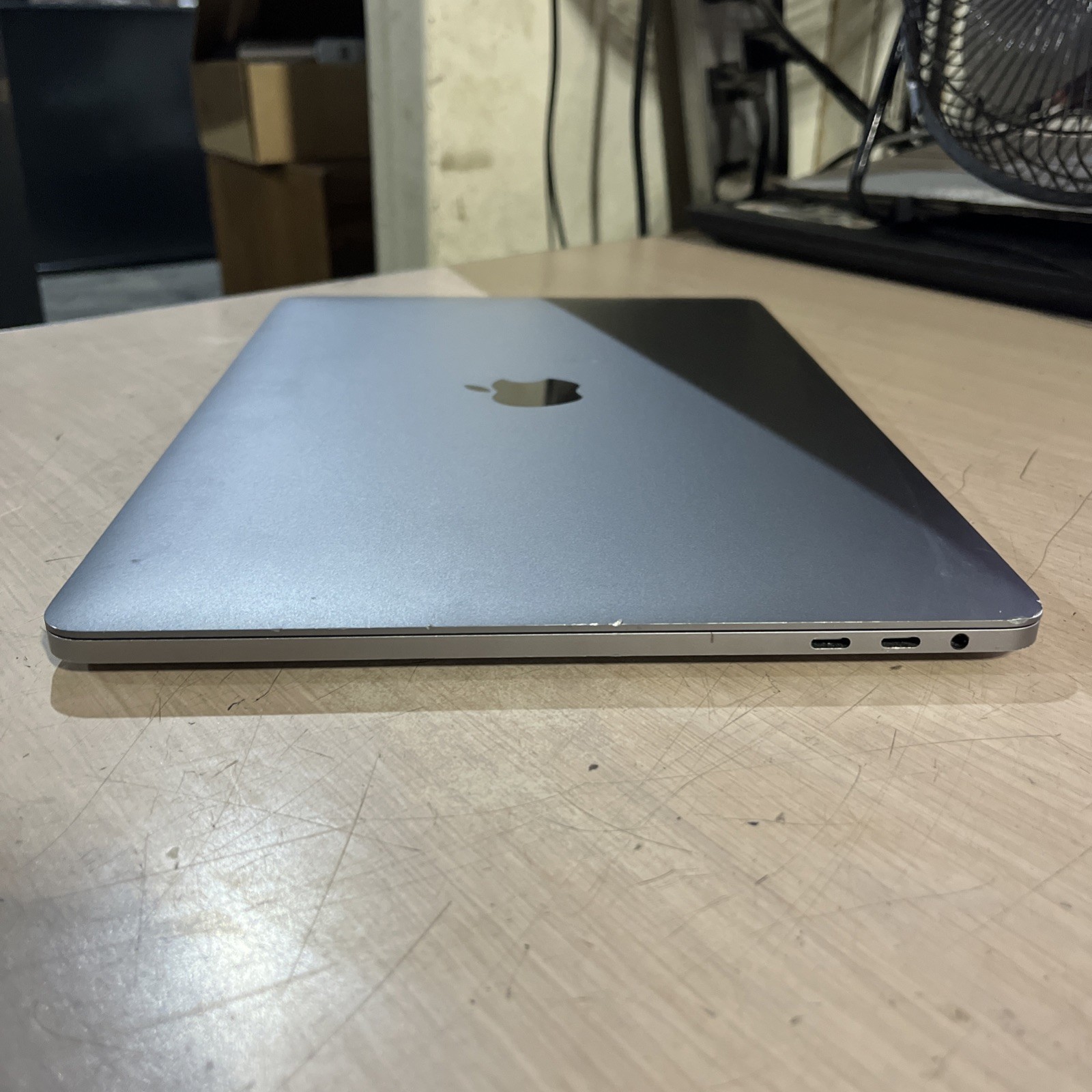 APPLE MACBOOK PRO 13″ TOUCH/2018 CORE I5-8259U 2.3GHZ 8GB RAM 256SSD