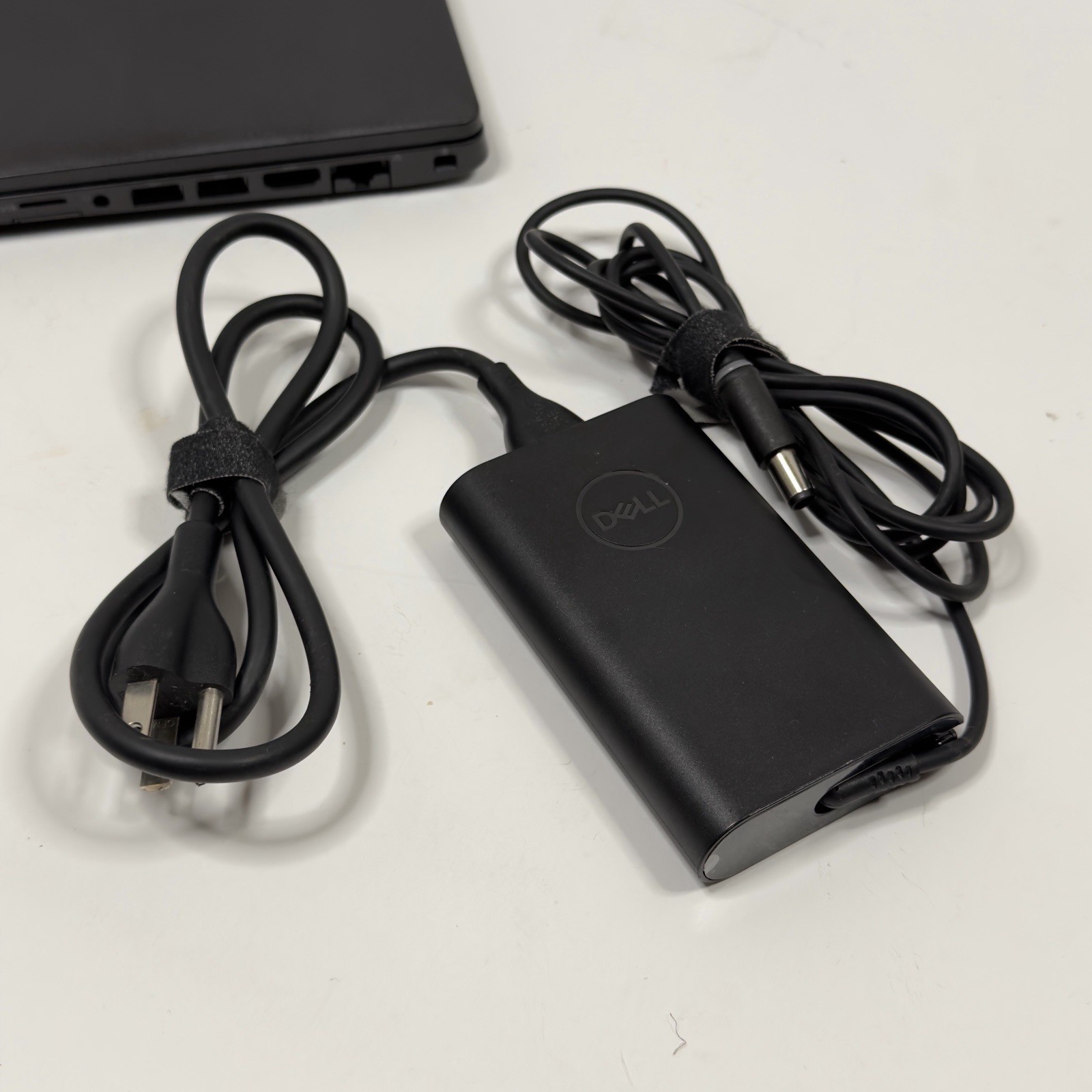Dell Latitude 5400 14”FHD Intel Core i7-8665U 1.9GHz 16GB SSD 512GB *READ*