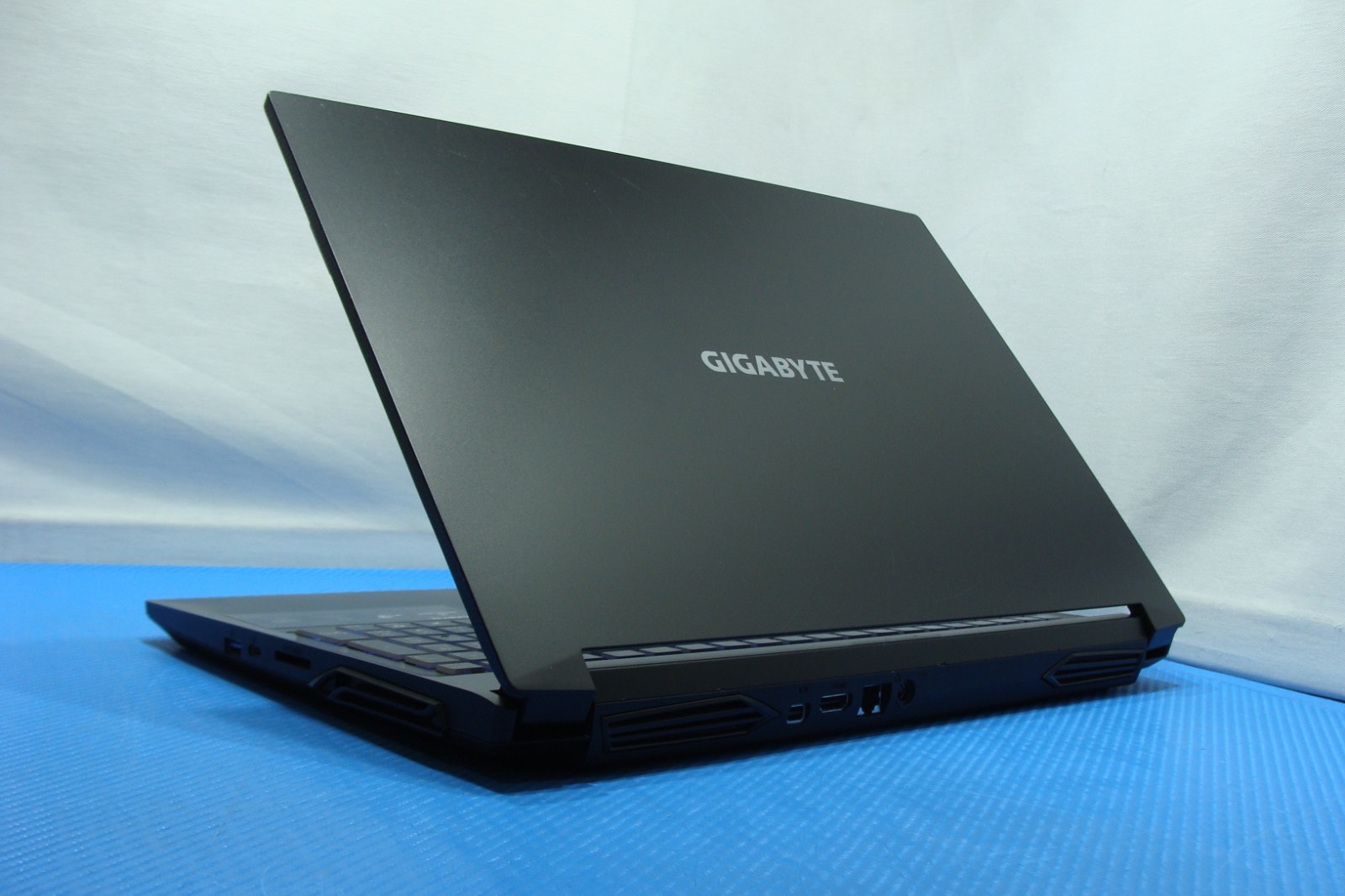 Gigabyte G5 GD 15.6″ FHD 144hz i5-11400H 2.7GHz 16GB 512GB RTX 3050 98% Battery