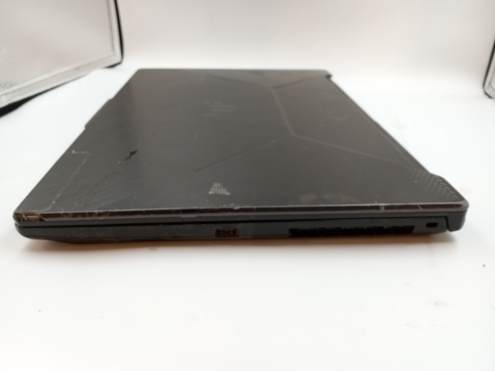 Asus TUF Gaming F17 FX706H 17.3″ Intel i5-11400H Nvidia RTX 3050 -PARTS -READ!!
