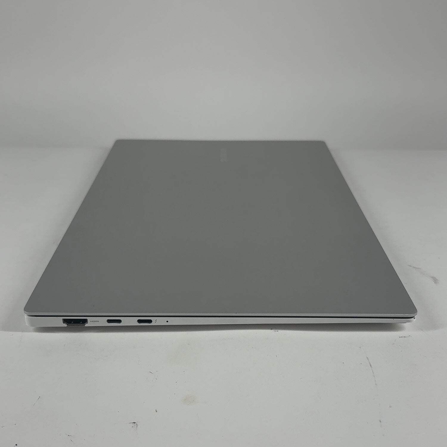 Samsung Galaxy Book Pro NP950XDB 15.6″ i5-1135G7 2.4GHz 8GB RAM 512GB SSD