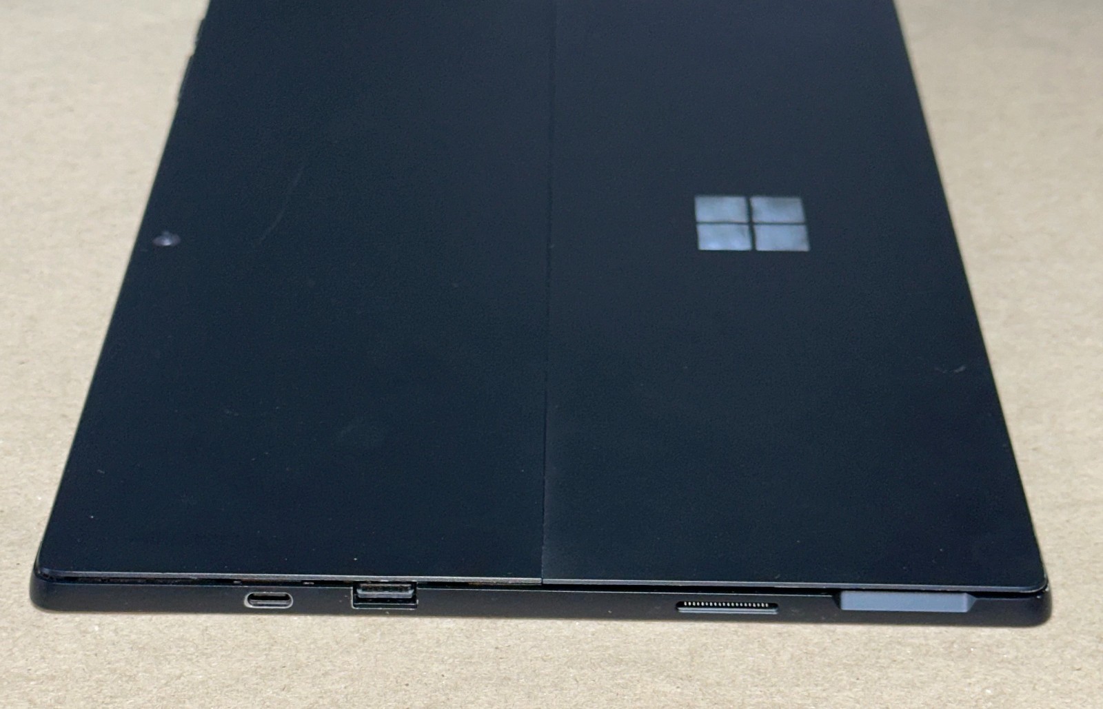 Microsoft Surface Pro 7 12.3″, Black, 256GB, i7, 16GB- Has Screen Flickers