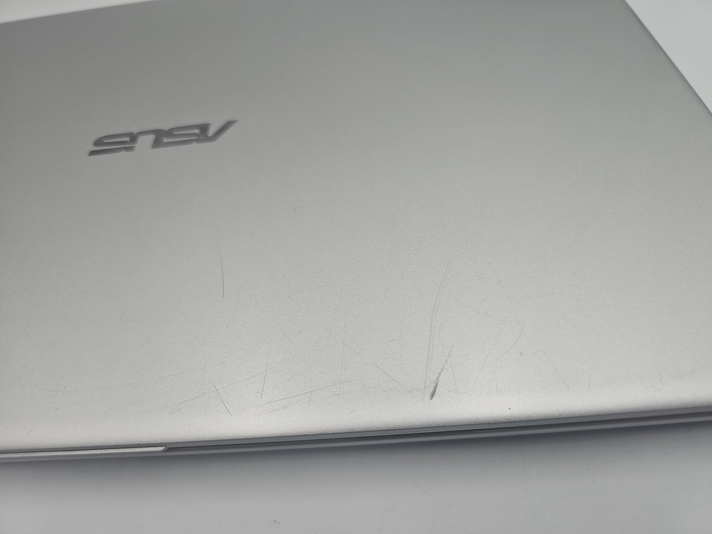 Asus Vivobook X712F i5-8265U 1.60GHz 8GB RAM 1TB HDD Windows 11 Pro