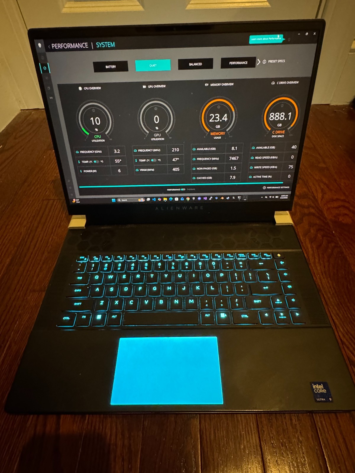 Alienware X16 R2 Silver 240Hz QHD+ 2.3 GHz Ultra 9 185H 32GB 1TB SSD RTX 4080