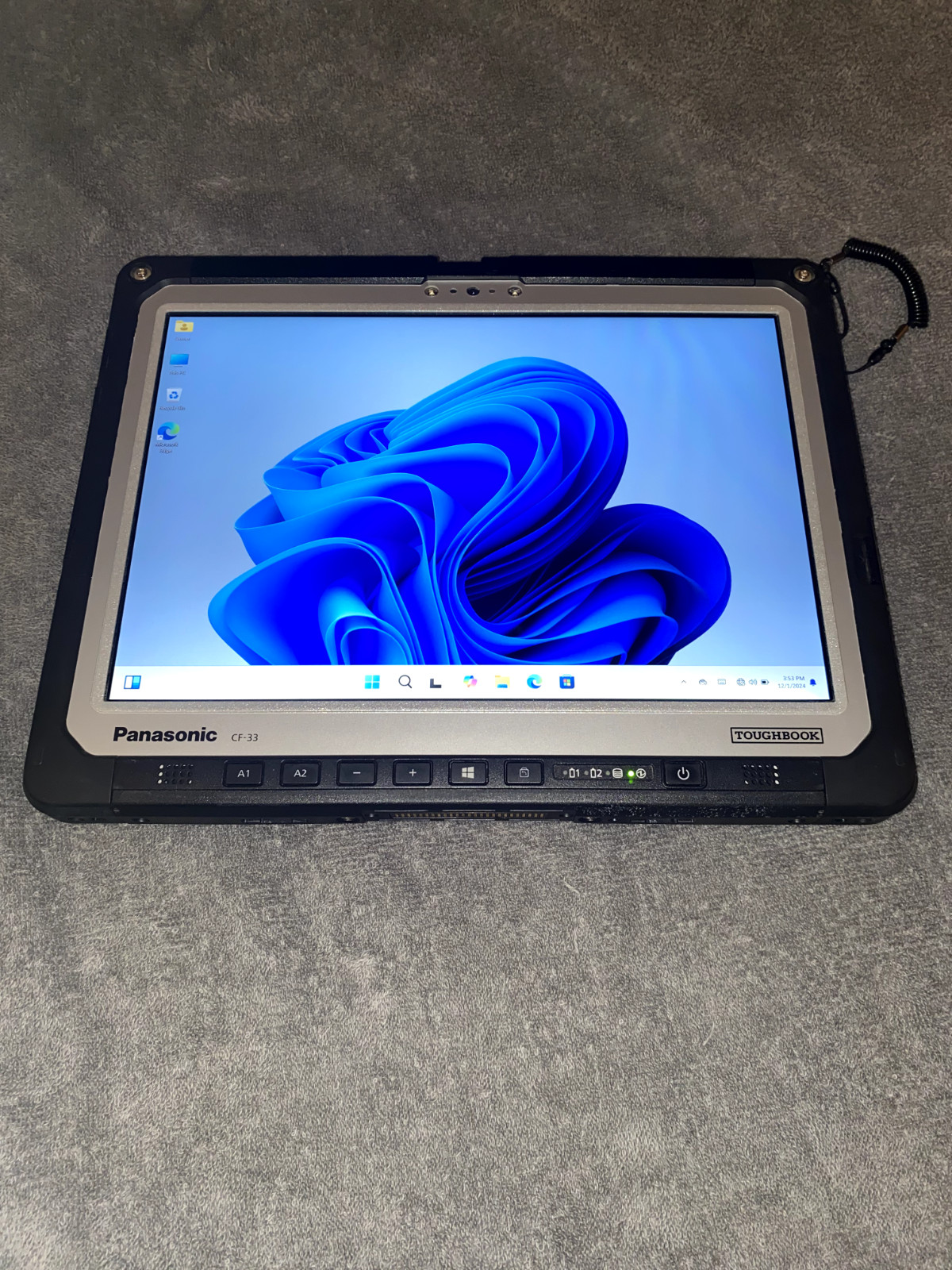 Panasonic ToughBook CF-33 MK1 i5-7300U 2.6GHz 8GB, 512 GB SSD,4G LTE, 2210 hours