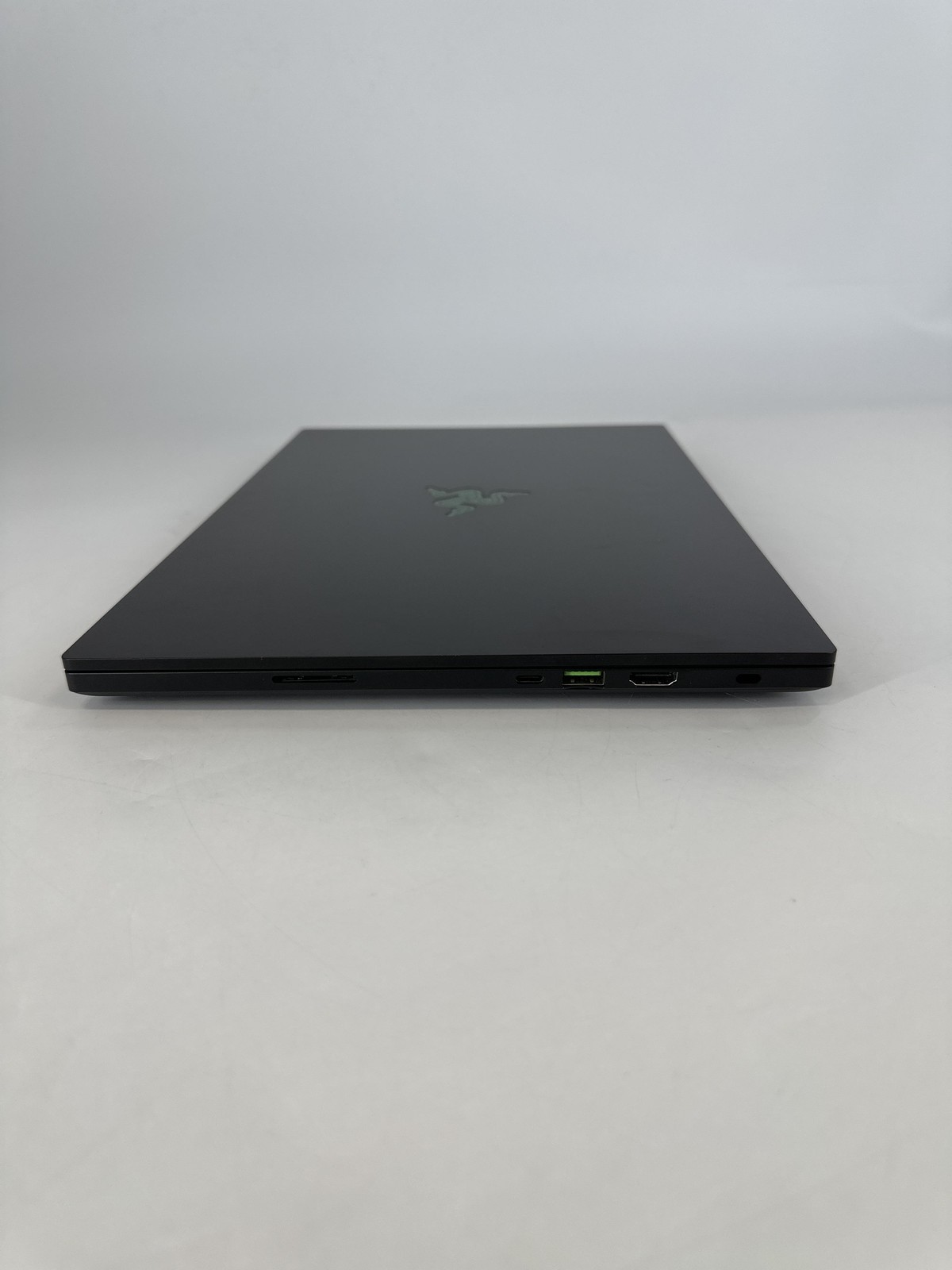 Razer Blade 15 240Hz 2K 2.5 GHz i7-13800H 16GB 1TB SSD NVIDIA RTX 4070 Excellent
