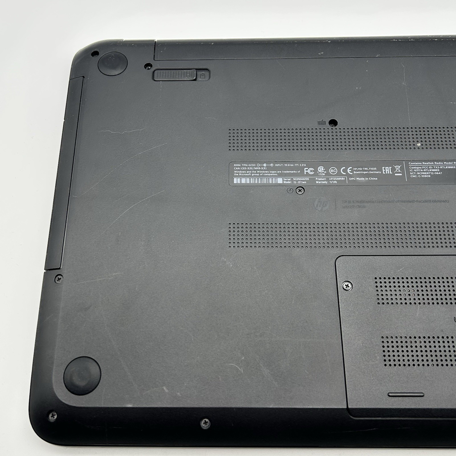 HP Notebook 15-f211wm Black 15.6″ Touchscreen Built-in Webcam Laptop – FOR PARTS