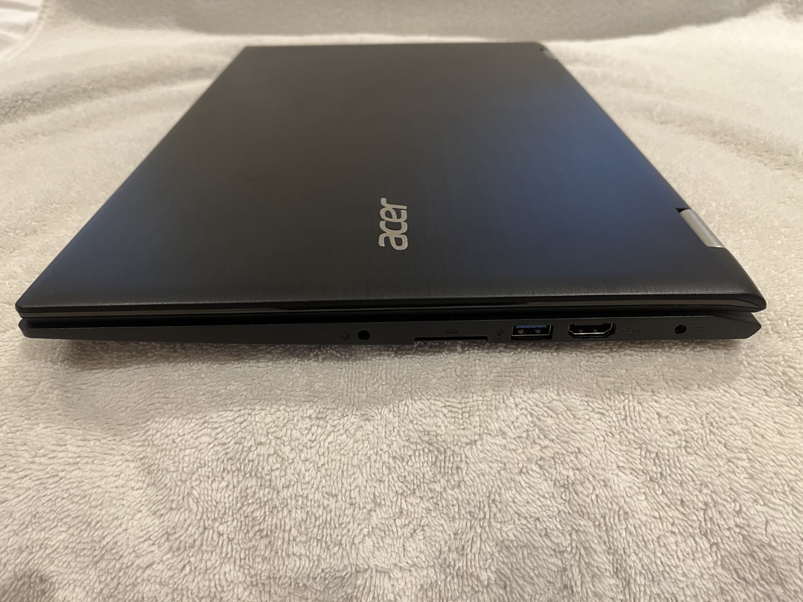 ACER Spin3 SP315-51-757C i7-7500U 2.7Ghz 256 SSD 1TB HDD 1080 15.6″ Display