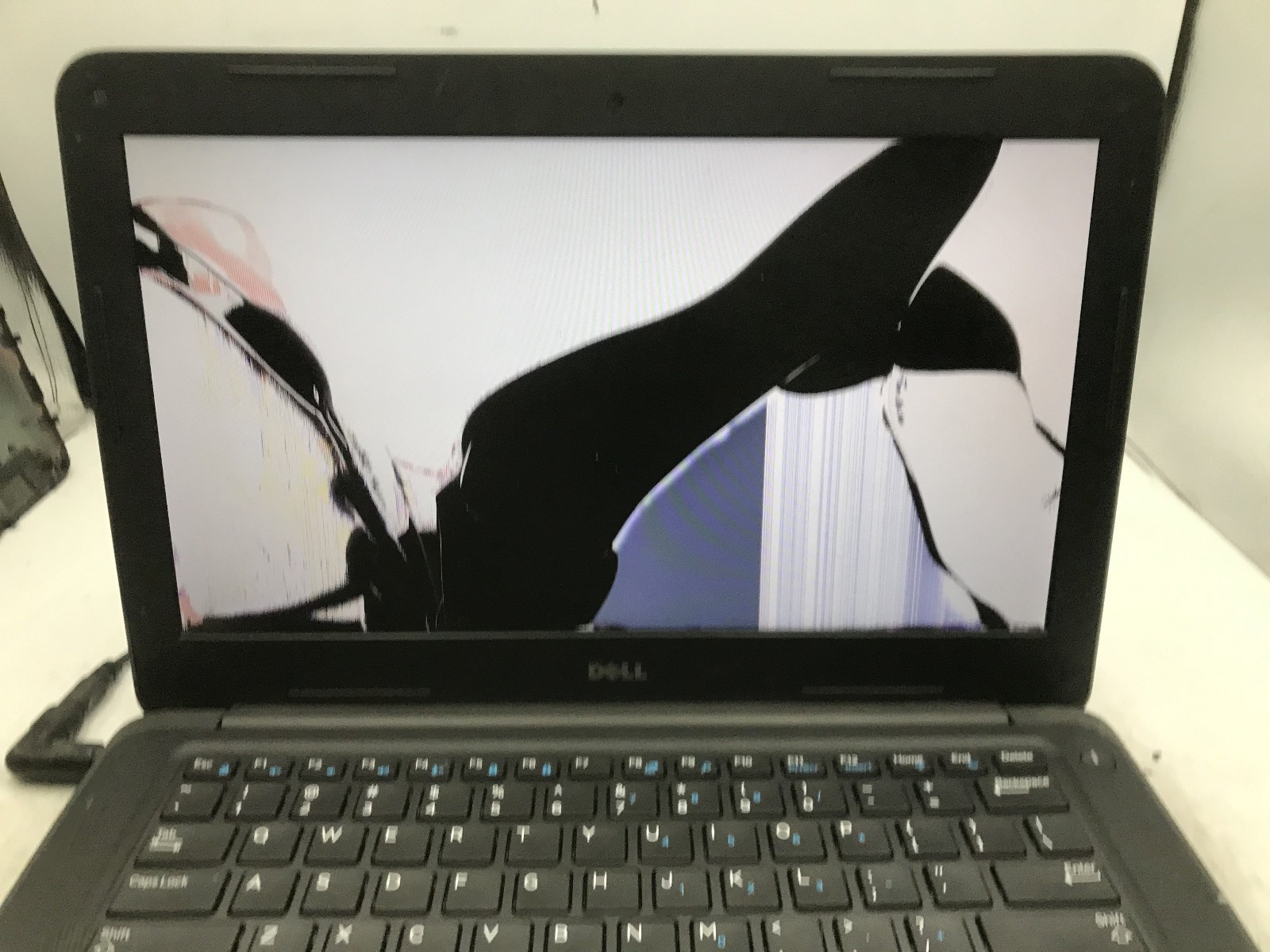 DELL LATITUDE 3380 – FOR PARTS/BROKEN LCD – INTEL I5 3RD GEN – NO RAM – READ -BB