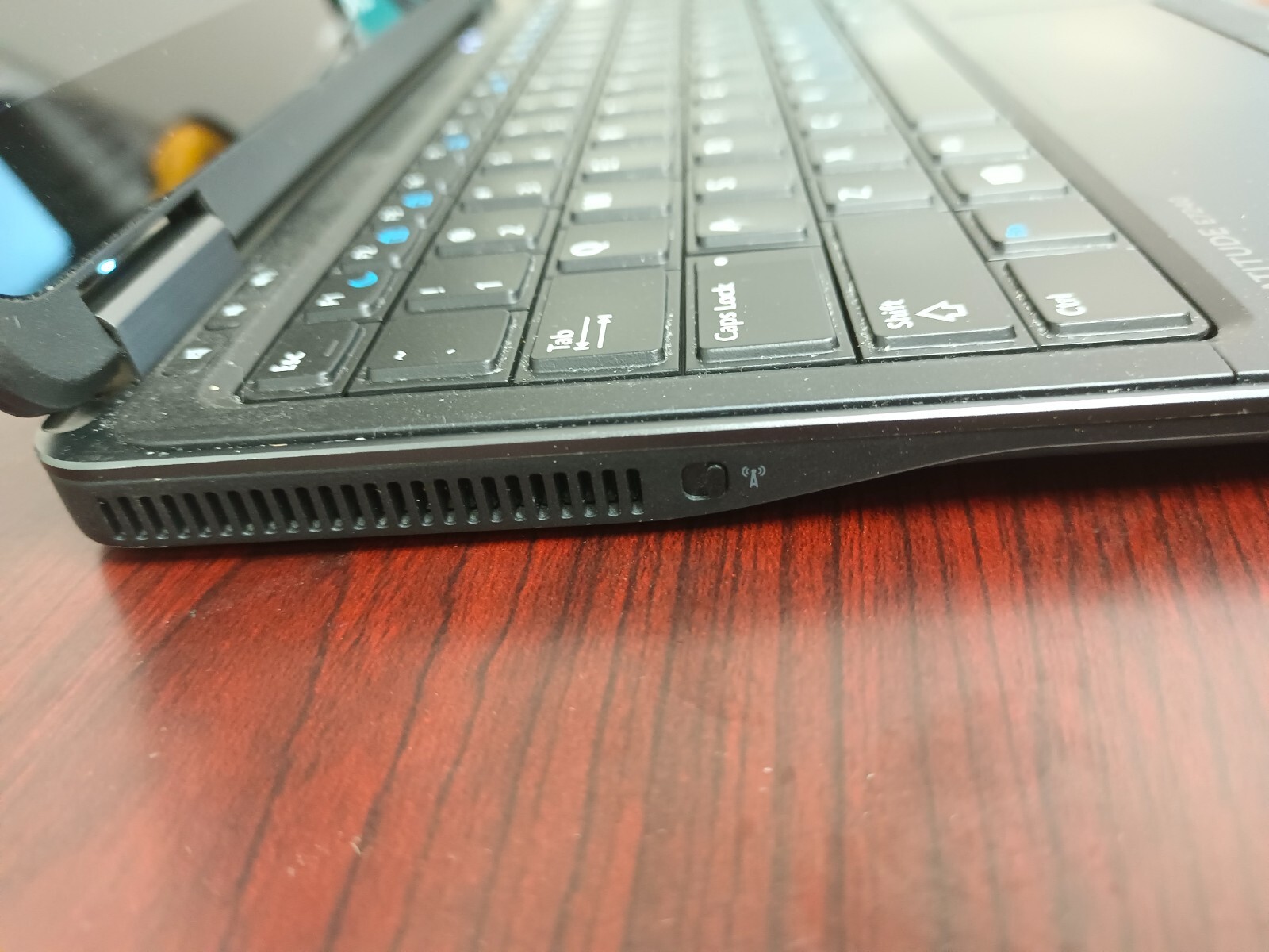 Dell E7240 12.5″ FHD Touch Laptop i7-4600U 2.1GHz 4GB Ram 256GB SSD W10P