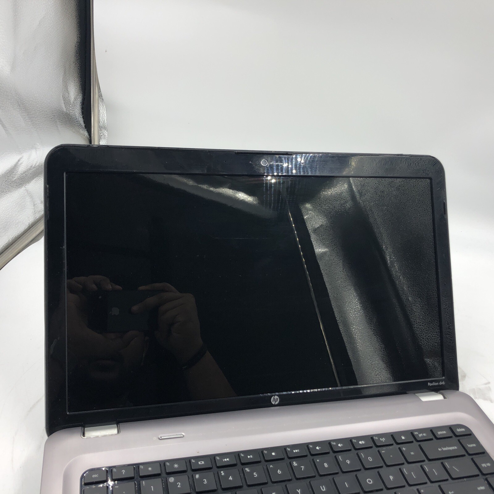 HP Pavilion DV6 Laptop i3-M350 2.27GHz 4GB RAM NO HDD/OS/Caddy Missing Screws