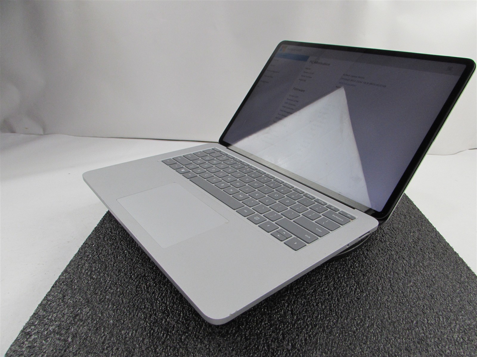 Microsoft Surface Laptop Studio 1964 i7-11370H 1TB SSD 32GB RTX A2000 *No A/C*