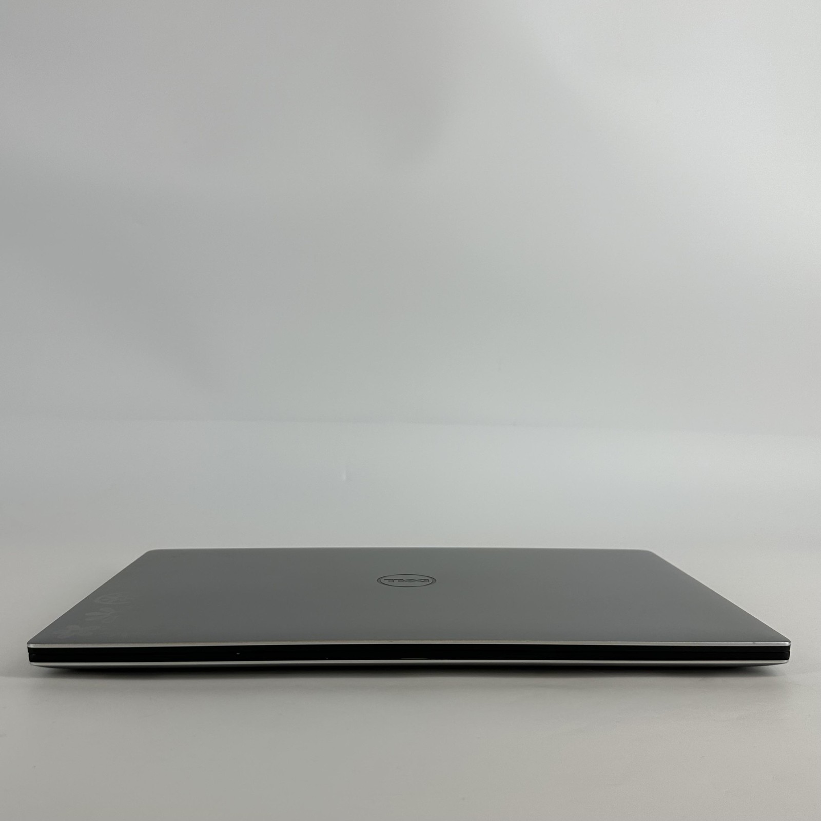 Dell XPS 15 9550 4K TOUCH i7-6700HQ 2.60GHz 32GB 1TB SSD GTX 960M – Bad Battery