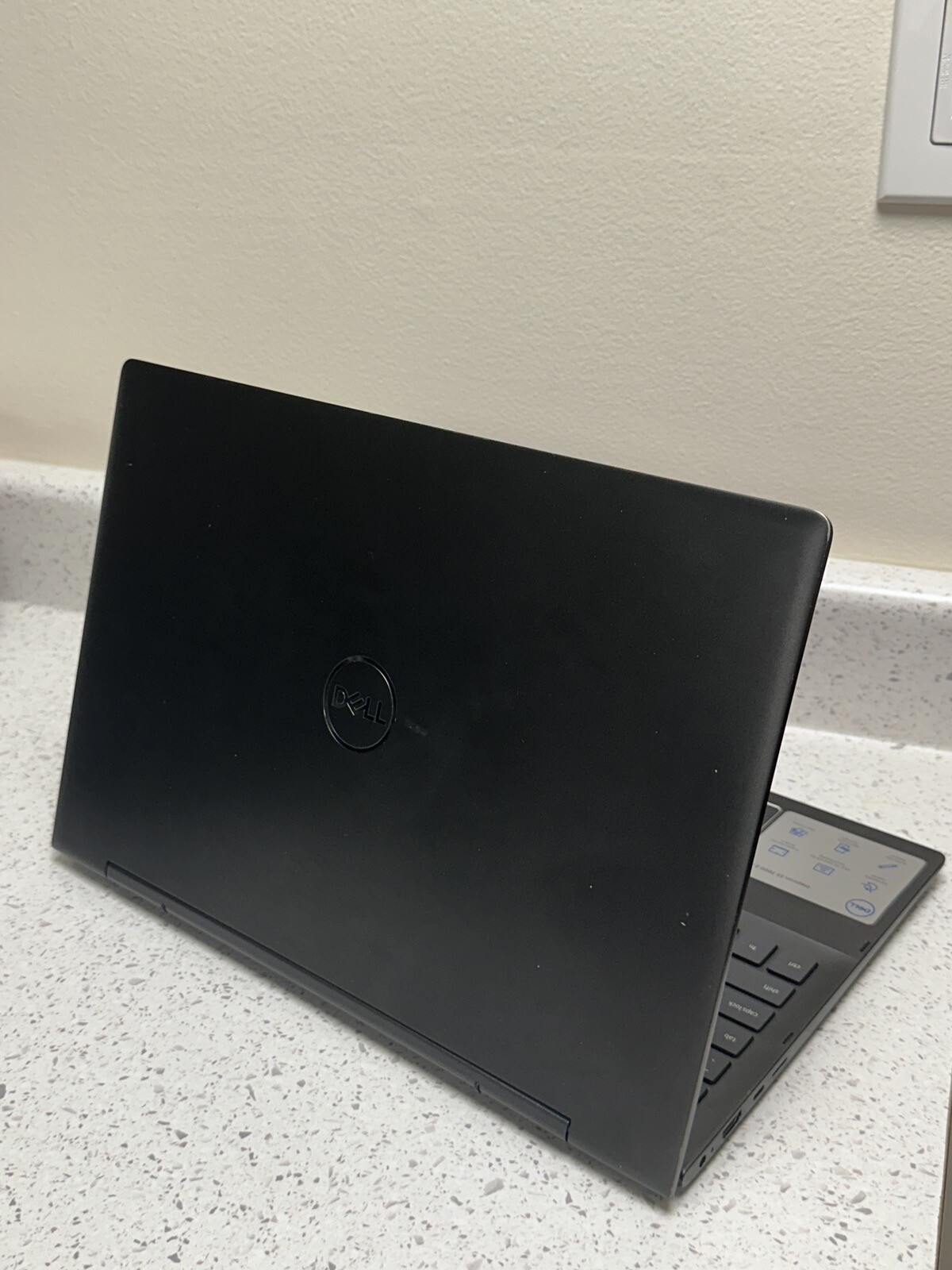 Inspiron 15 7590 2n1