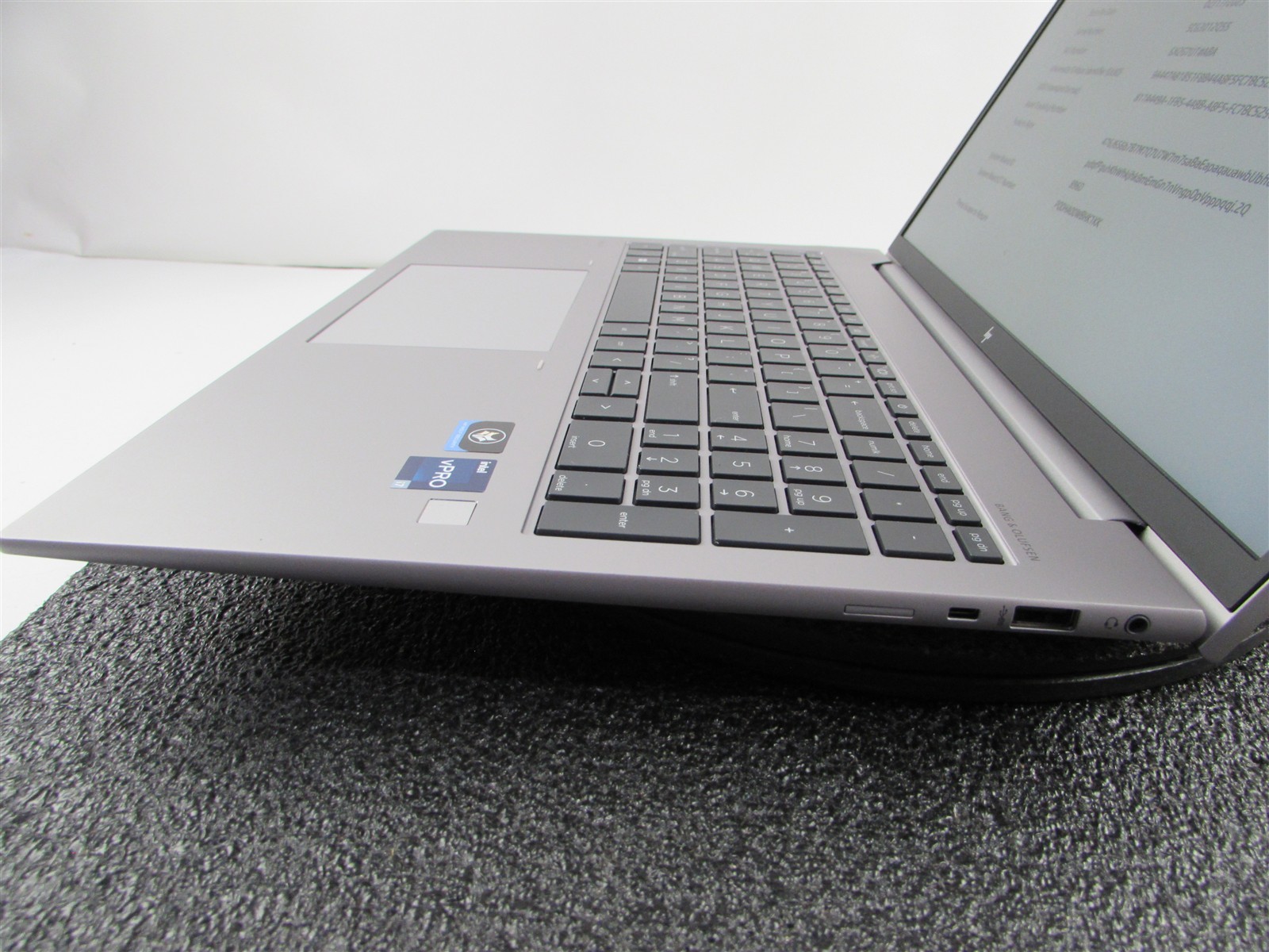 HP ZBOOK FIREFLY 16 (G9) 1920X1080 FHD I7-1265U 512GB SSD 16GB RAM NO O.S