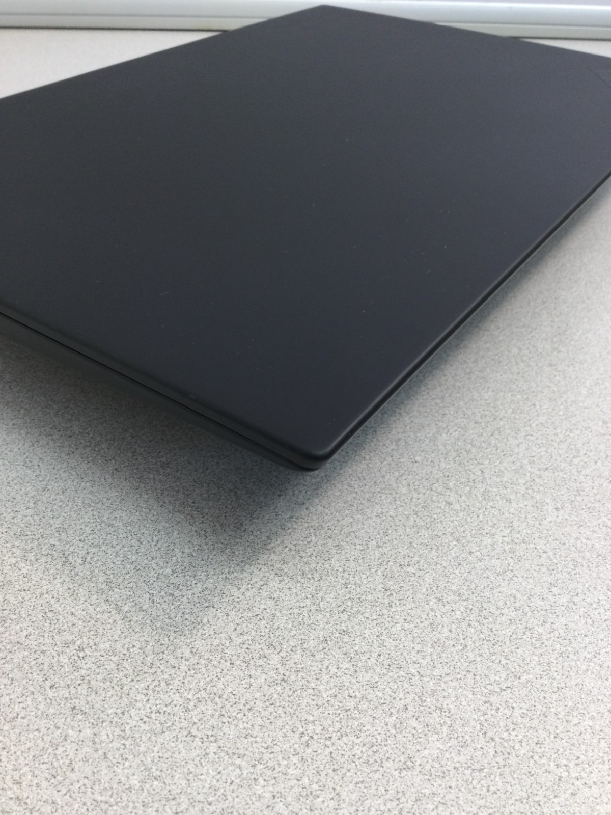 Lenovo ThinkPad X1 Carbon Gen 6 14” core i7 8th gen 1.80GHz 8GB 128 GB SSD