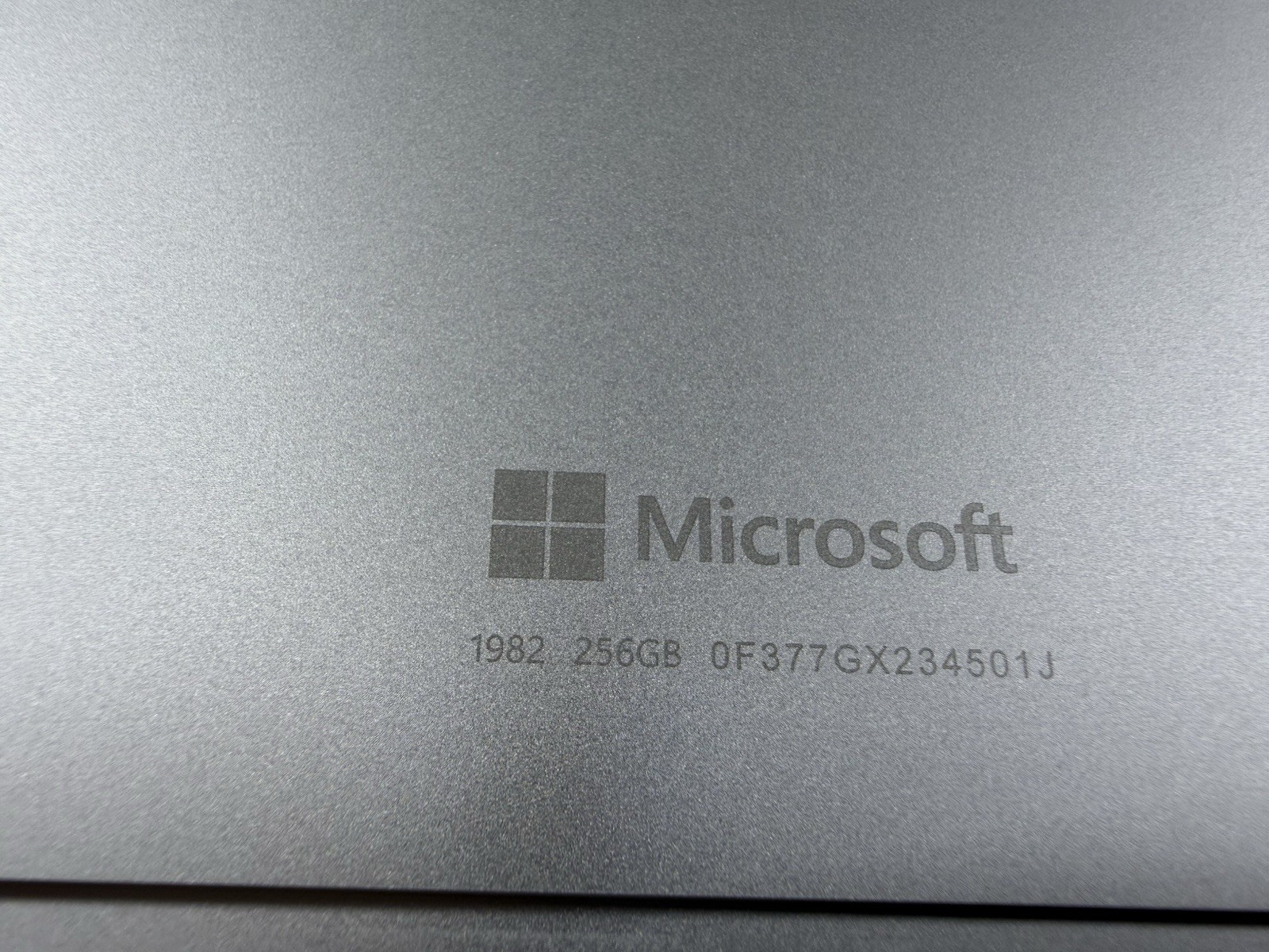 Microsoft Surface Pro 8 (1982) i5-1145G7 – 16GB RAM – 256GB 120Hz – Win 11 Pro