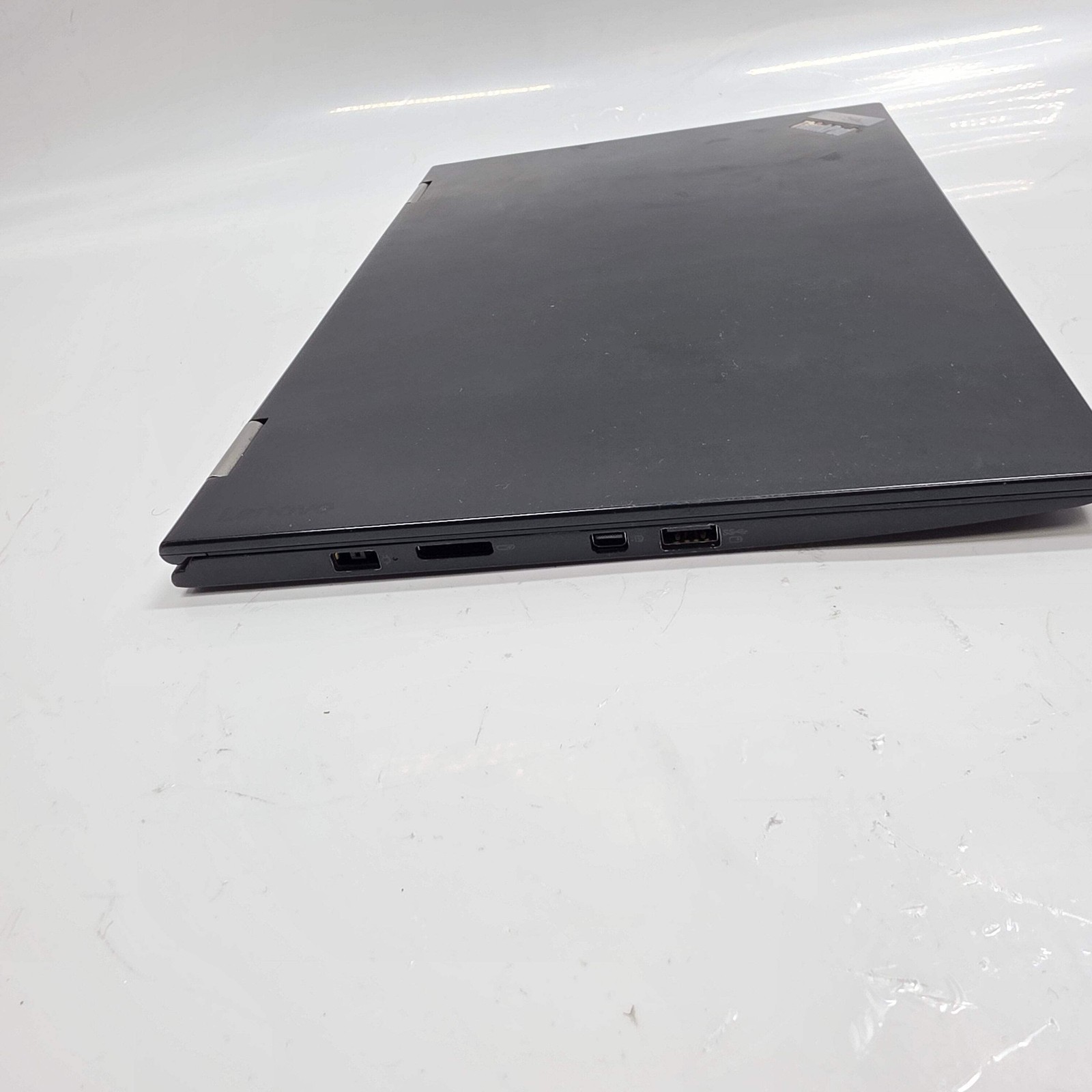 Lenovo ThinkPad X1 Yoga Gen 1 14″ i5-6300U 2.4GHz 8GB RAM 256GB SSD