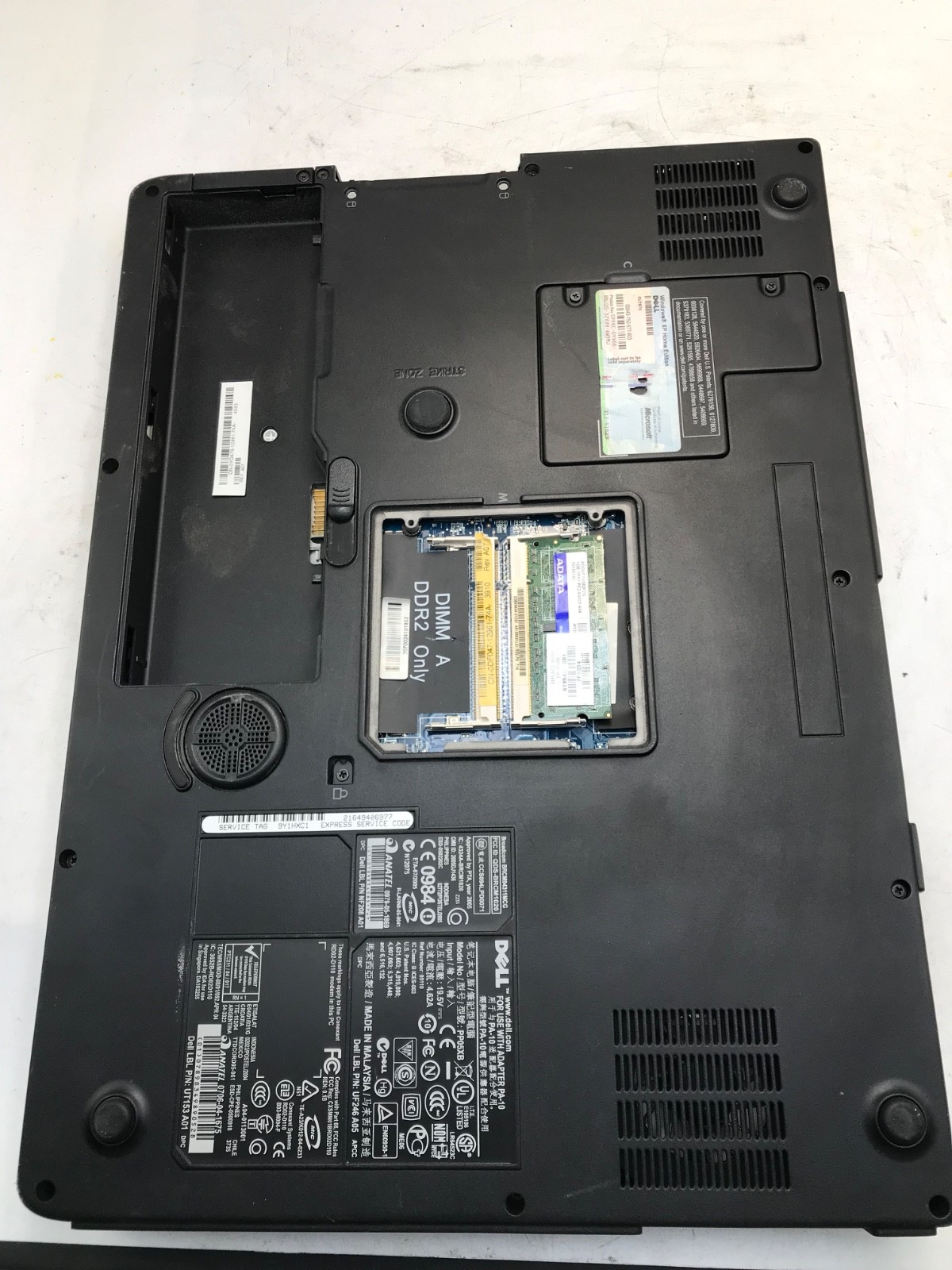 Dell Inspiron 9400 Workstation Intel Core Duo 17″ Laptop-BROKEN RAM CLIP- MZ