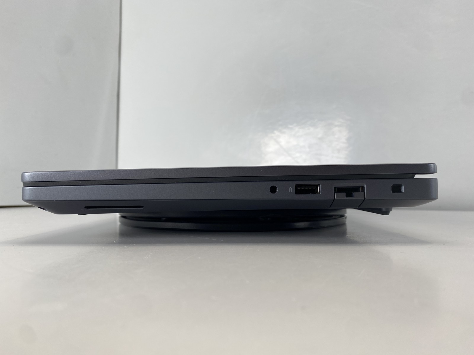 Dell Laptop Pro Max 14 MC14250 14″ Intel Core 7 265H 512GB- Gray