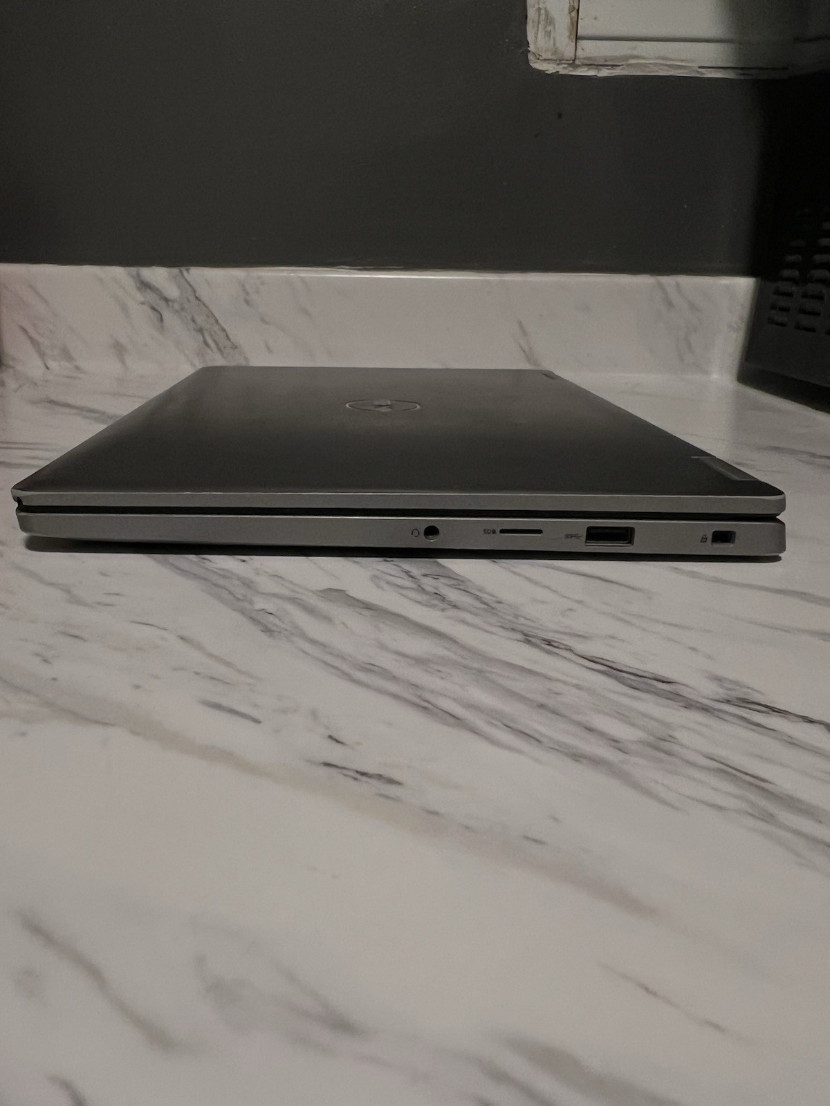 Dell laptop 7390 2-in-1 “used” good condition factory reseted and ready