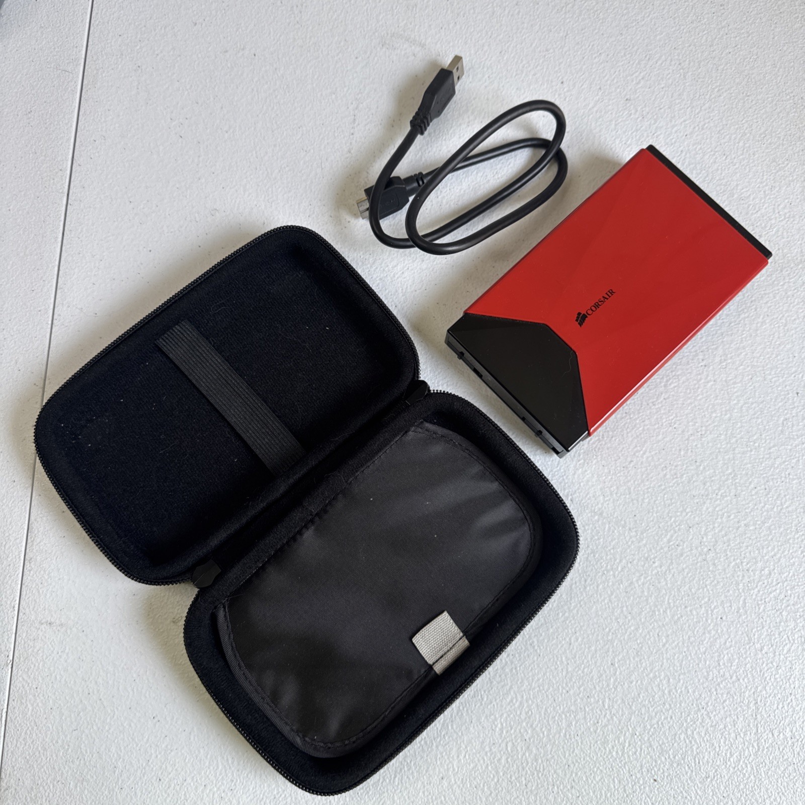 CORSAIR Voyager Air 1 TB Mobile Wireless Storage With Ethernet