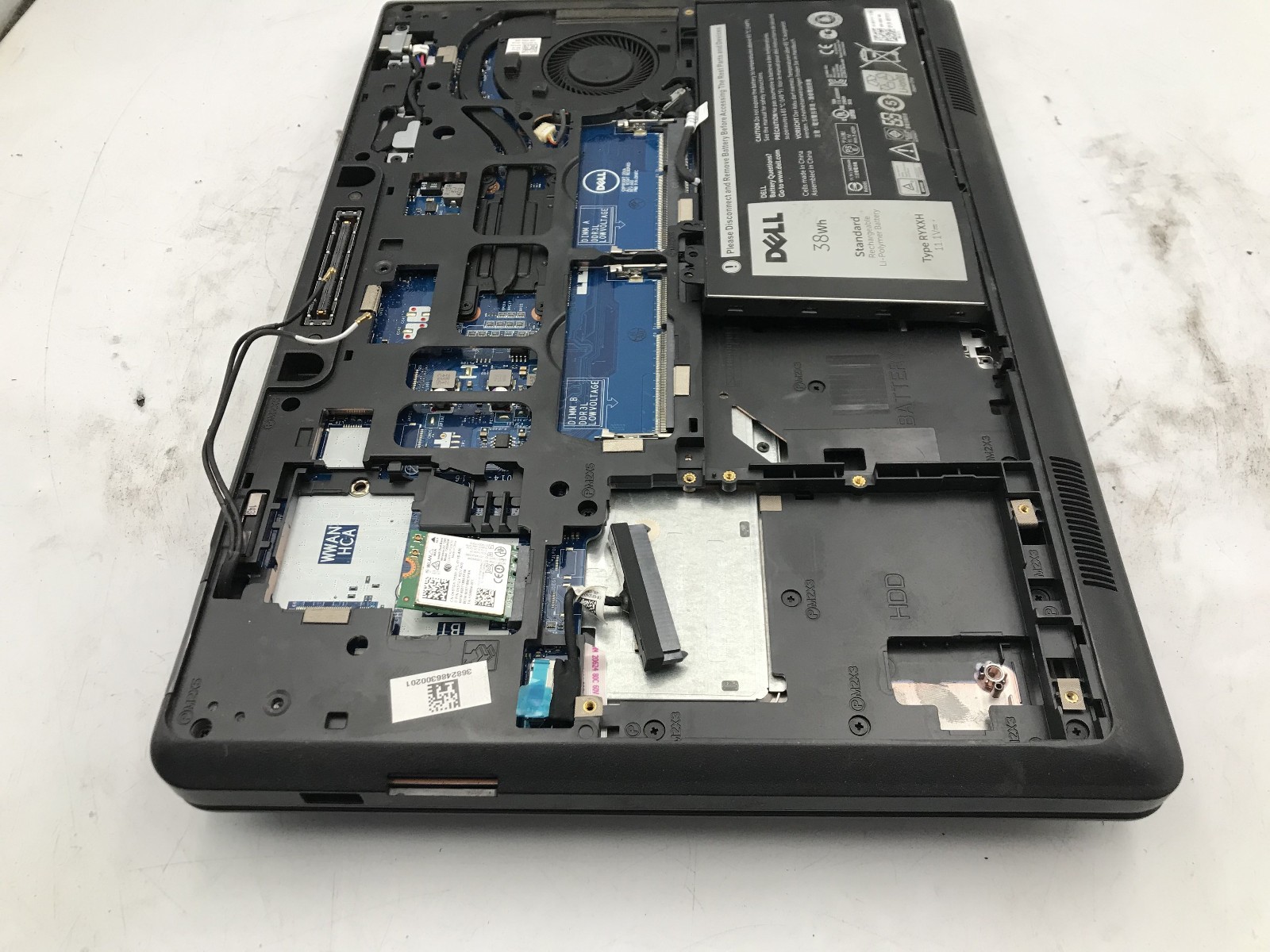 DELL LATITUDE E5450 – BOOTS TO BIOS/LOCKED – INTEL I3 5010U – NO RAM – READ – BB