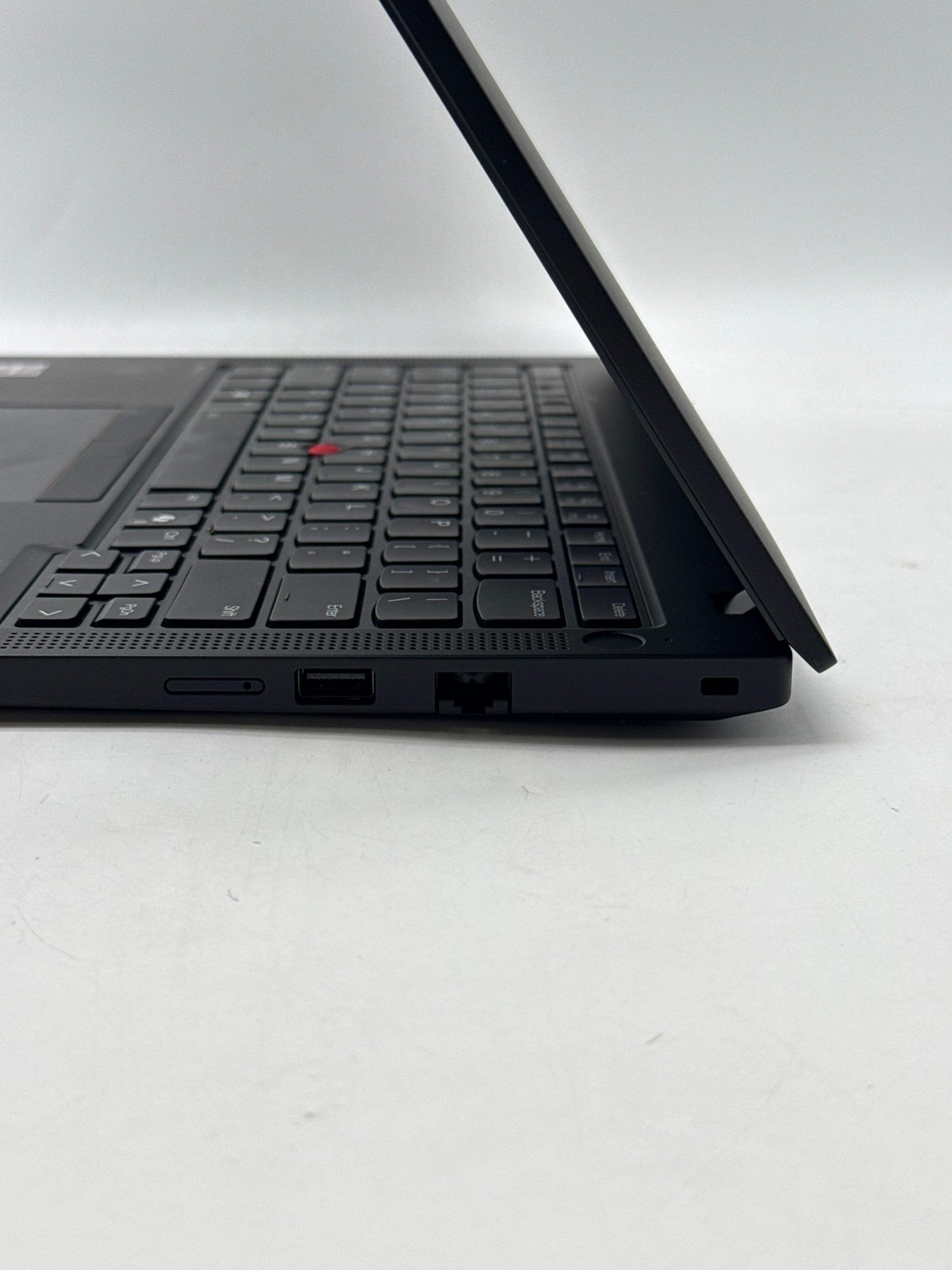 Lenovo ThinkPad P14s Gen 5 AMD Ryzen 7 Pro 8840HS 32GB Ram 2TB SSD – Used