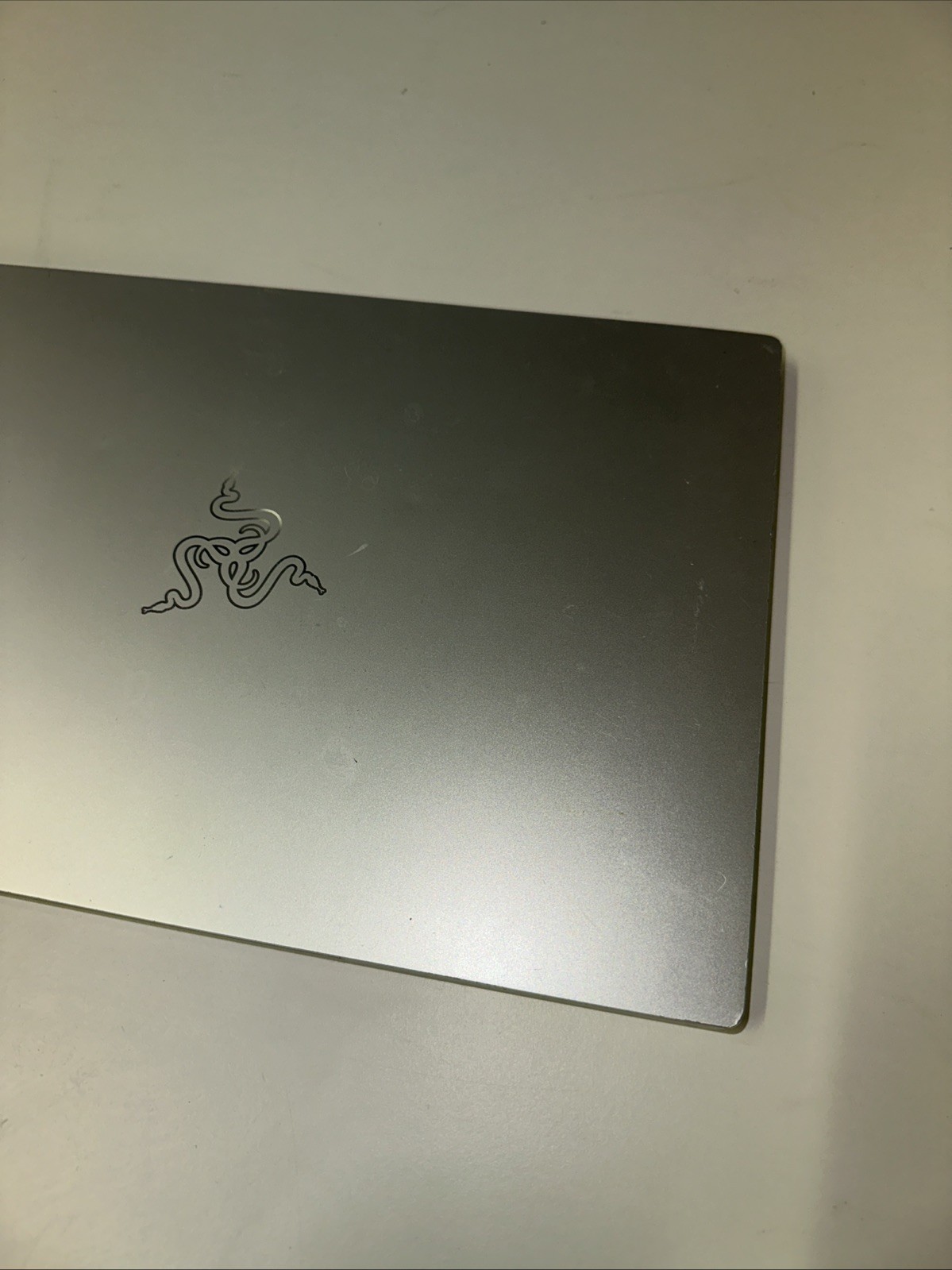 Razer Book 13 RZ09-0357 i5-1135G7 2.4GHz 8GB RAM 256GB SSD SIGNS OF WEAR