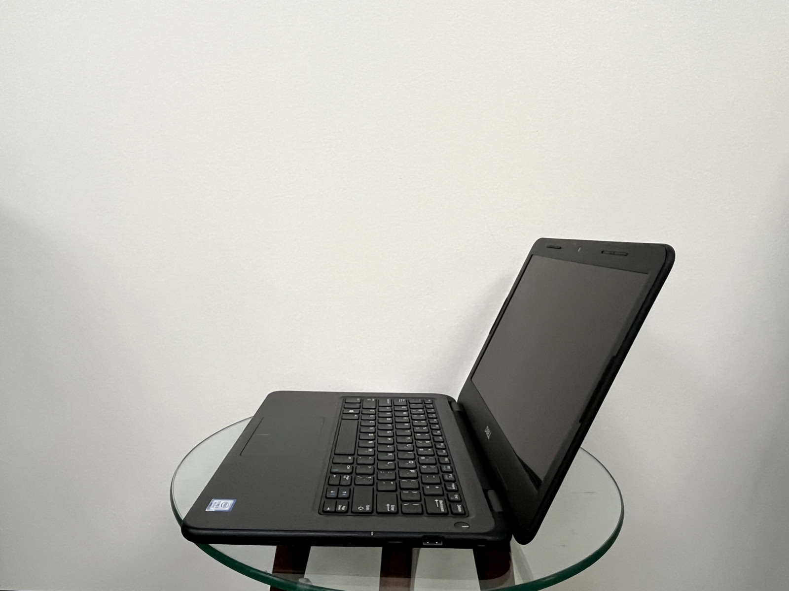 Dell LATITUDE 3310 13.3 8th Gen Intel i5-8265U @ 1.60GHz, 8GB RAM 256GB Win 11
