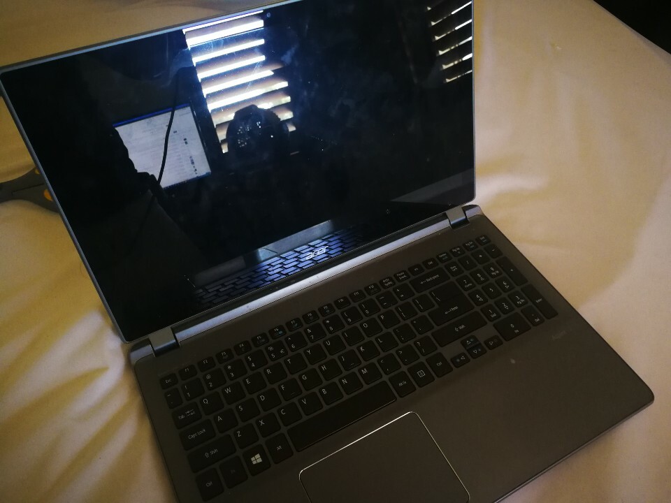 Acer Aspire V5-573P-9899 15.6in. Intel Core i7, 1.8GHz) Laptop Computer Upgraded