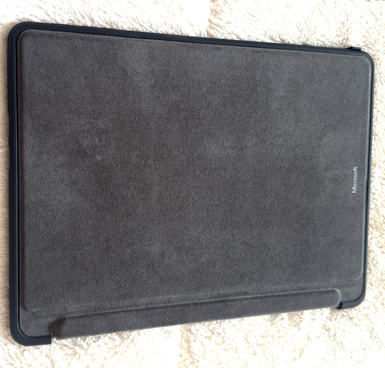 Microsoft Surface Pro,Copilot+ PC – Pls/16/512 -Black $1600 Bundle