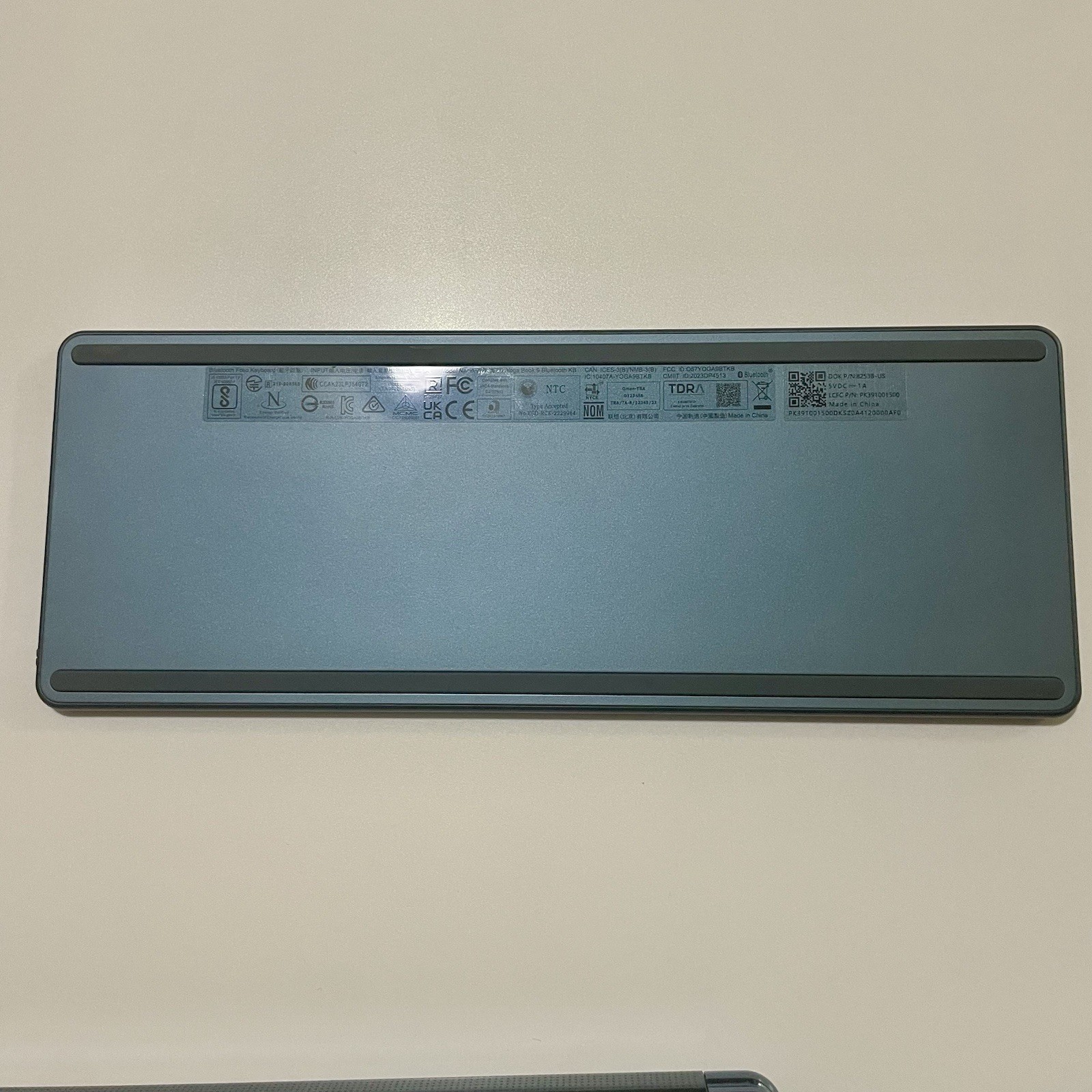Lenovo Yoga Book 9i Laptop Dual Screen Intel Core Ultra 7 155U, 32 GB RAM 512 GB