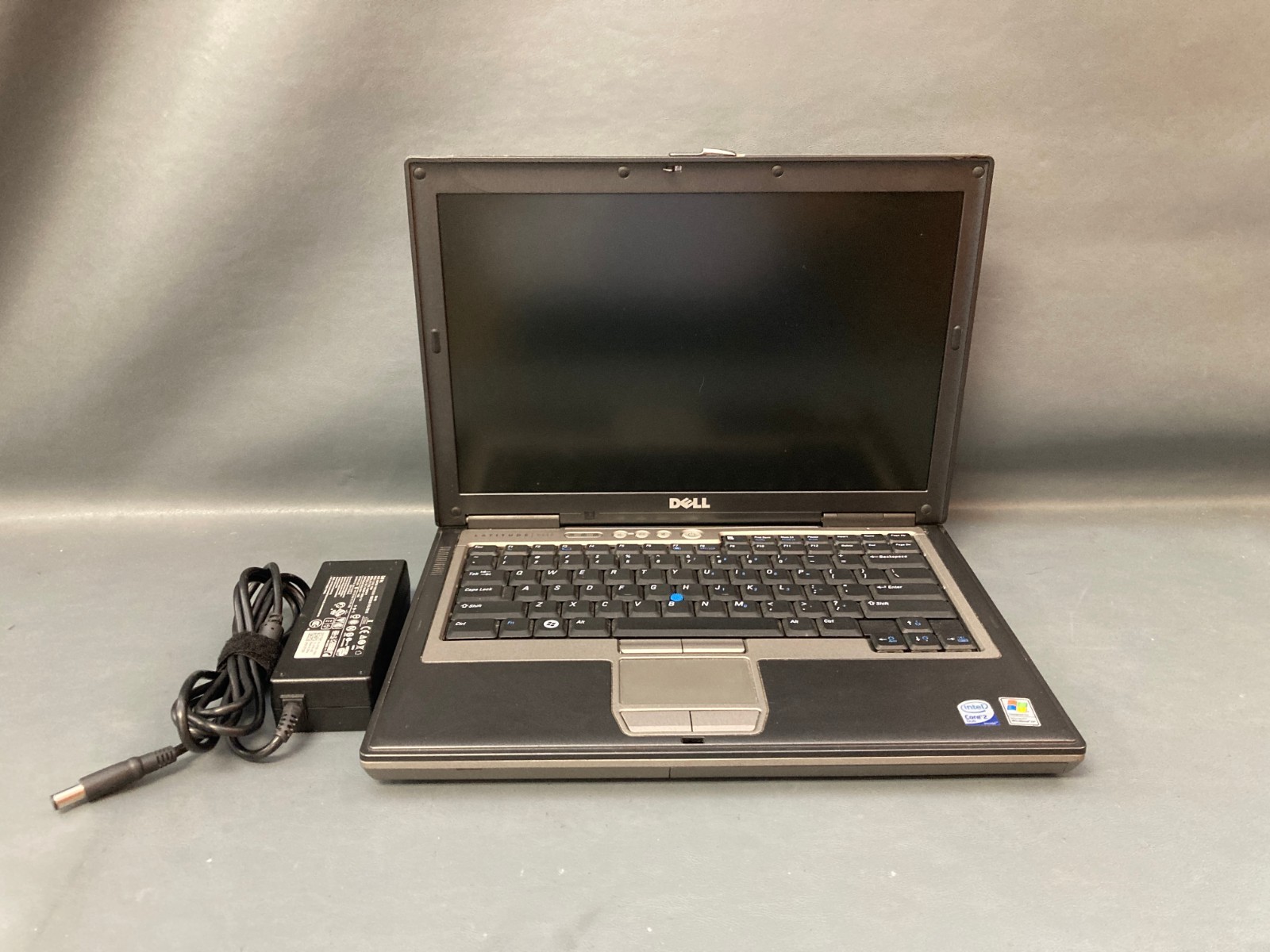 Dell Latitude D630 Intel Core 2 Duo 2.20GHz 2GB RAM 14″ Laptop (NO HDD/OS)