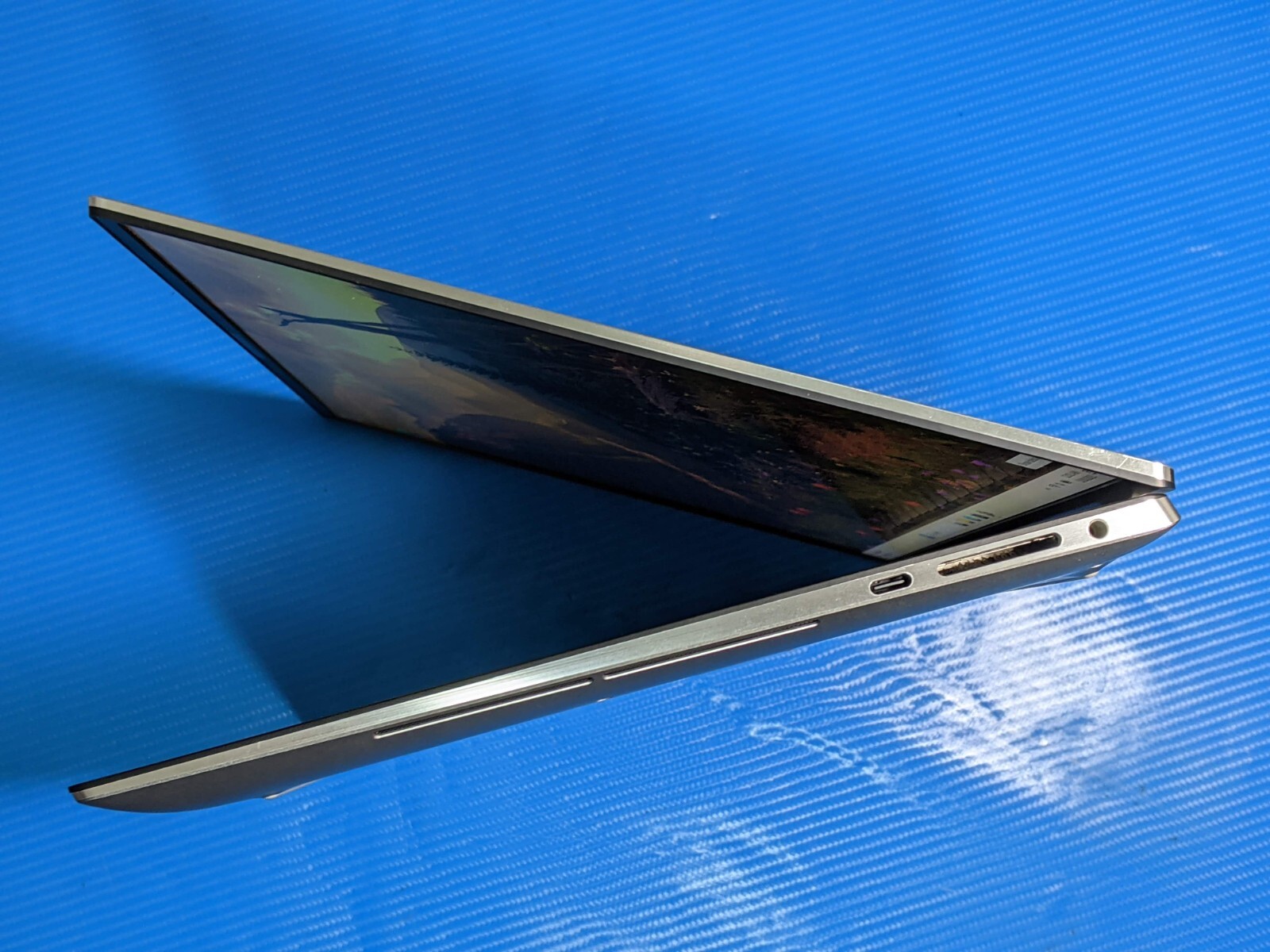 Dell XPS 15 9510 15.6″FHD+ i7-11800H 2.3GHz 16GB 512GB SSD RTX 3050 W11P +CHRGER