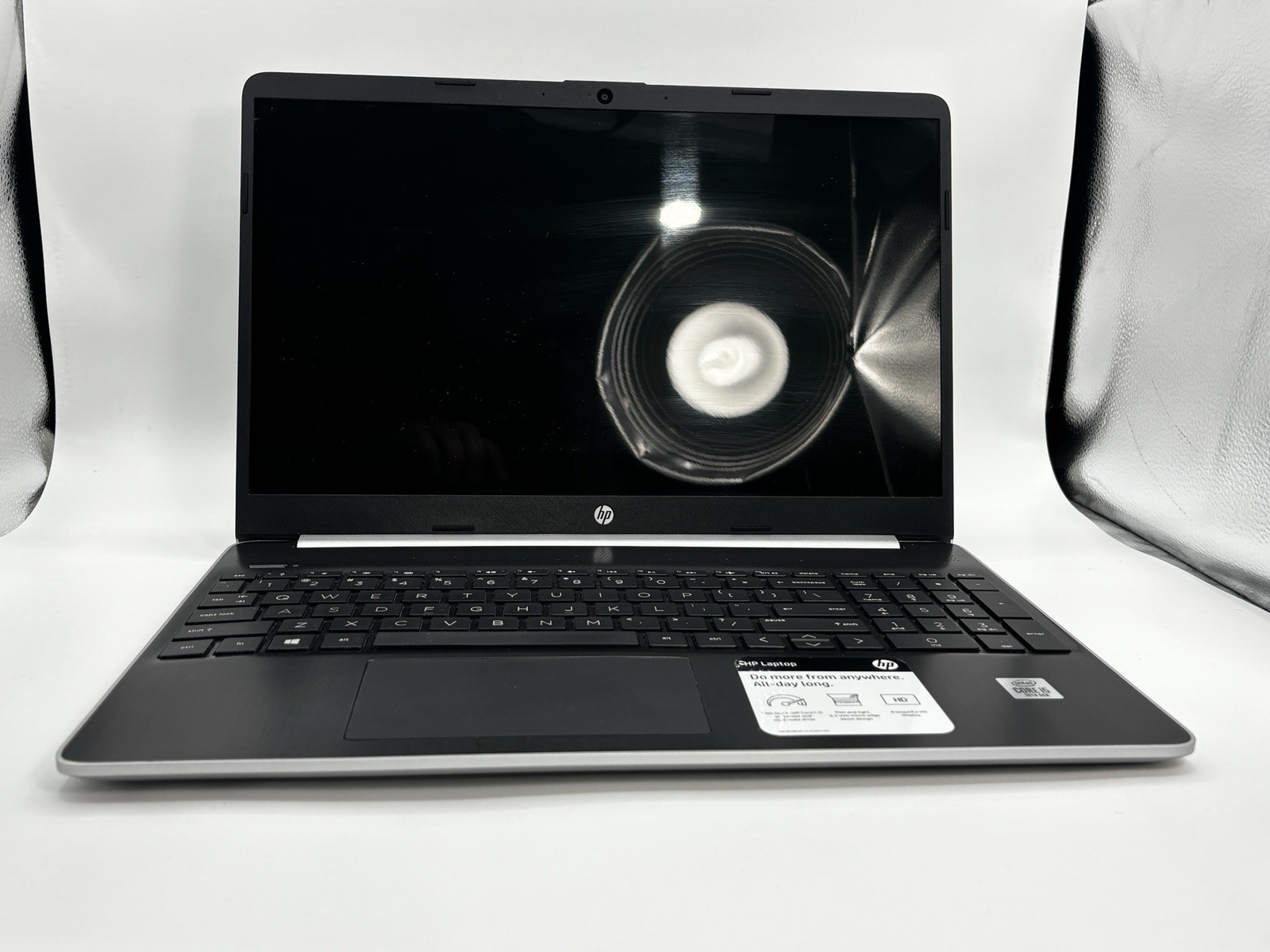 HP 15-dy1076nr Laptop, 15.6″, i5-1035G1, 8GB RAM, 256GB SSD, Windows 11
