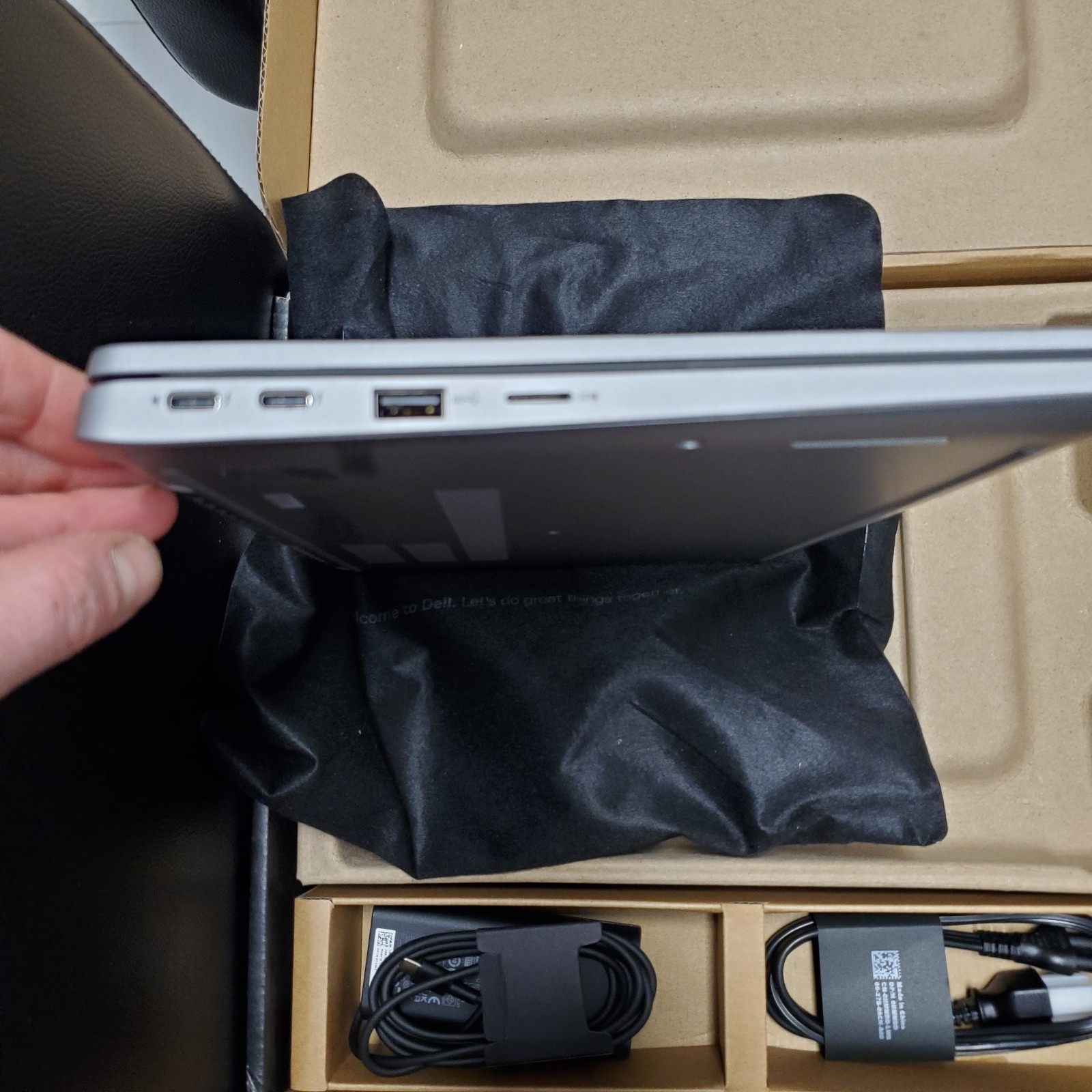 New Dell Latitude 5330 i7-1265U 16GB 256GB BT5 WiFi6E 13.3F W10-11P64