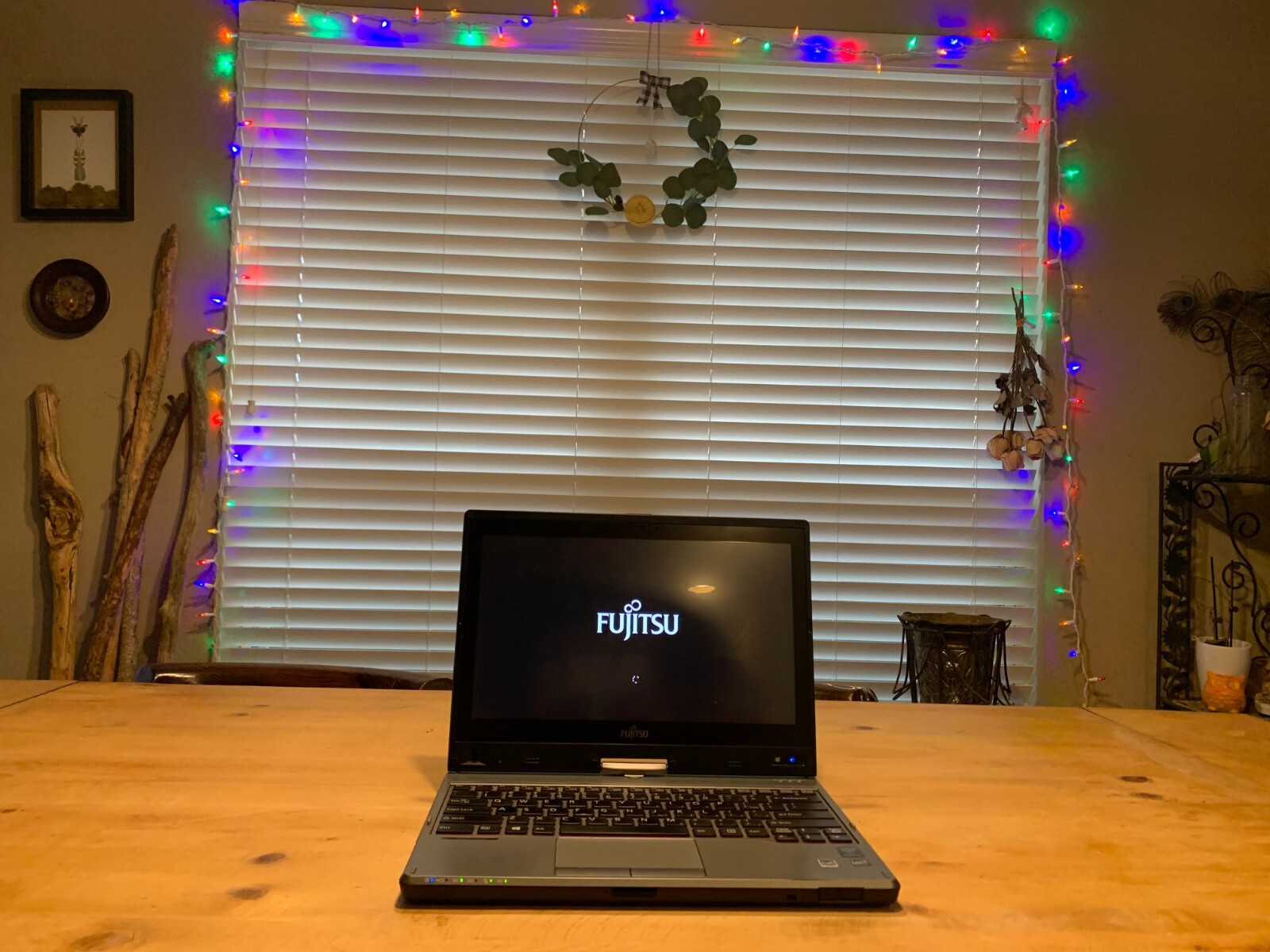 WOW! Fujitsu LifeBook T-725 | Touch Screen, Tablet/Laptop, New SSD, and Windows