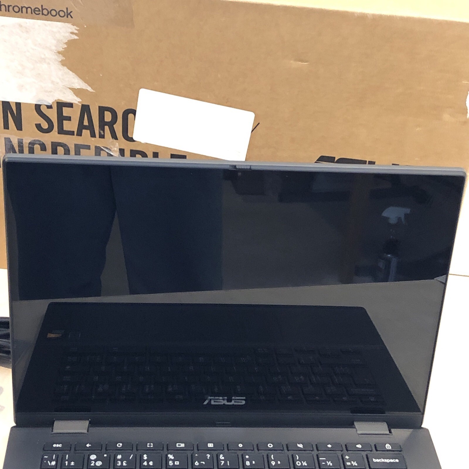 Asus Chromebook CM14 Flip 14in CM1402F MediaTek K 520/8GB RAM/128GB *No Touch*