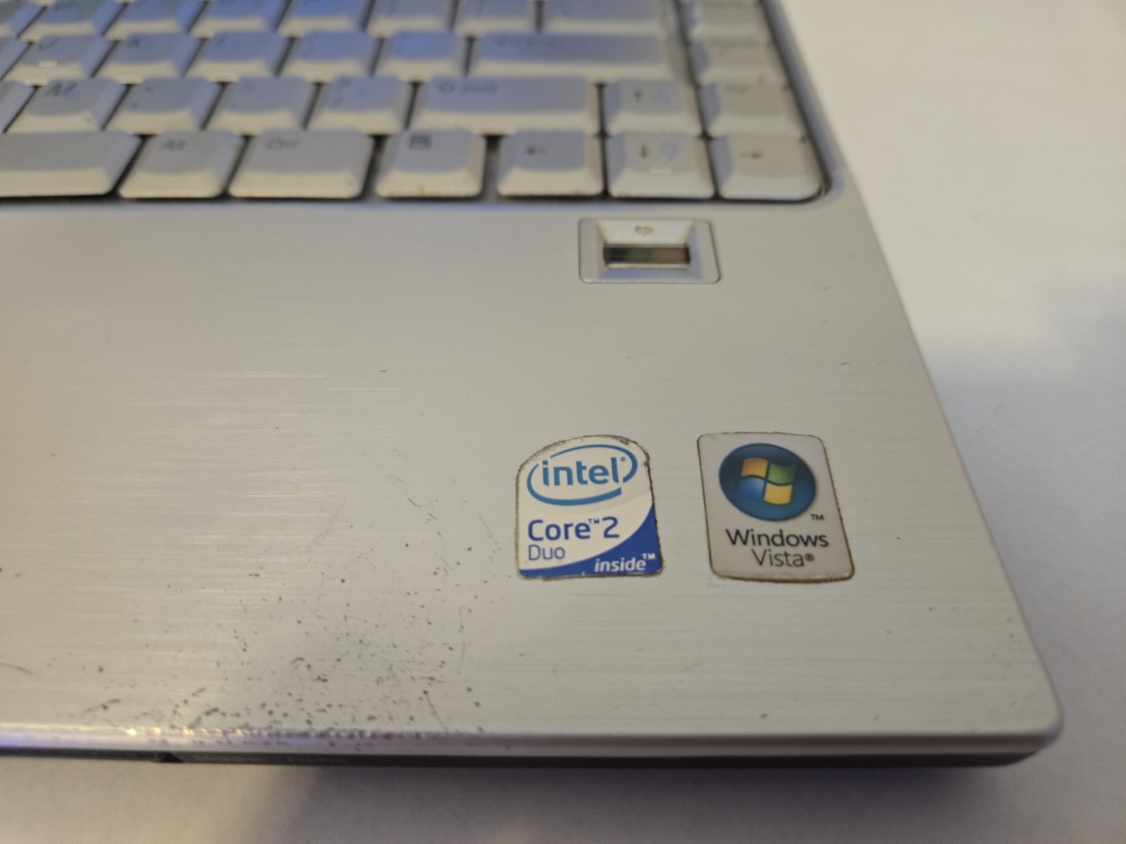 DELL XPS M1330, Intel Graphics, Core 2 Duo 1.66GHz 2GB Ram, 250gb Hdd, W-Vista