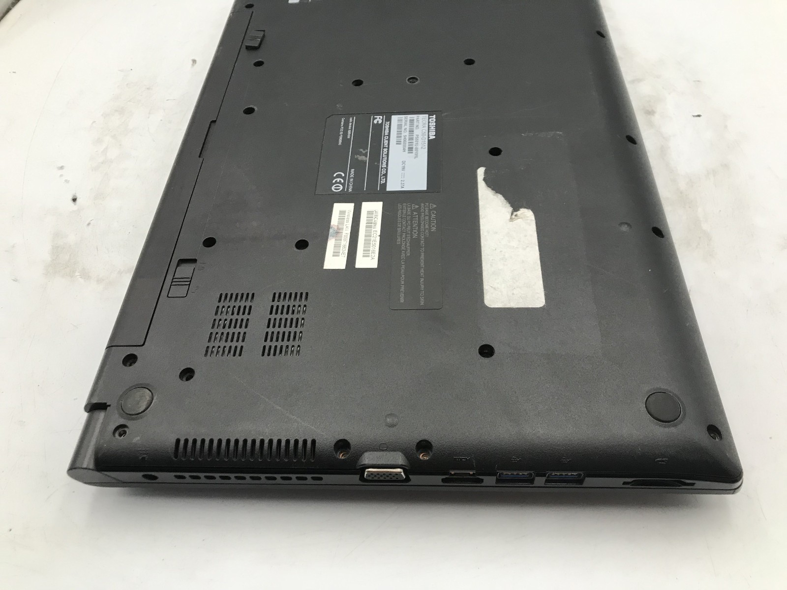 TOSHIBA TECRA C50 D1512 – FOR PARTS/REPAIR – INTEL I5 8TH GEN – NO RAM – READ-BB