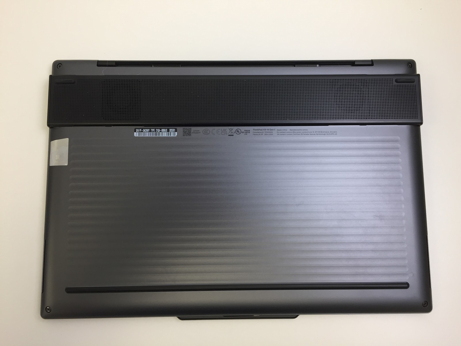 Lenovo ThinkPad X9-14 G1 21QA0006US – Intel Core Ultra 7, 32GB RAM, 1000GB SSD