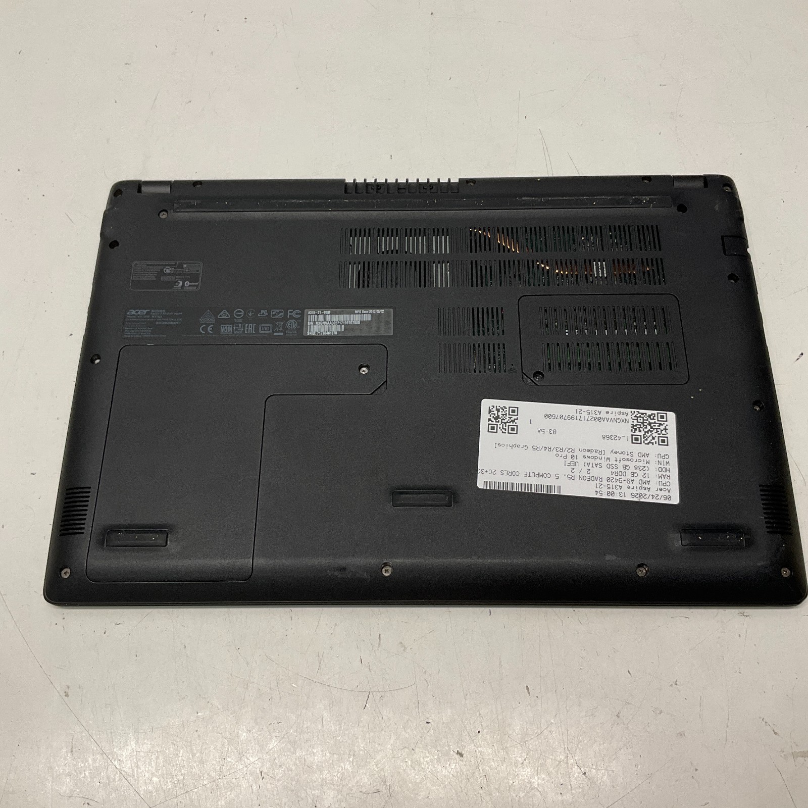 Acer Aspire 3 A315-21 Laptop AMD A9-9420 Radeon R5 12GB 256GB SSD Win 10 Pro
