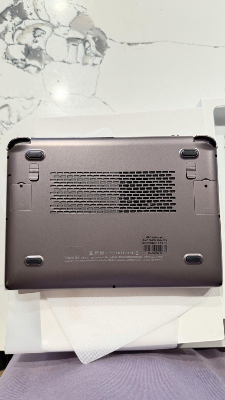 GPD Win Max 2 2024 10.1″ Ryzen 7 8840U 32GB RAM 2TB SSD Gray Windows