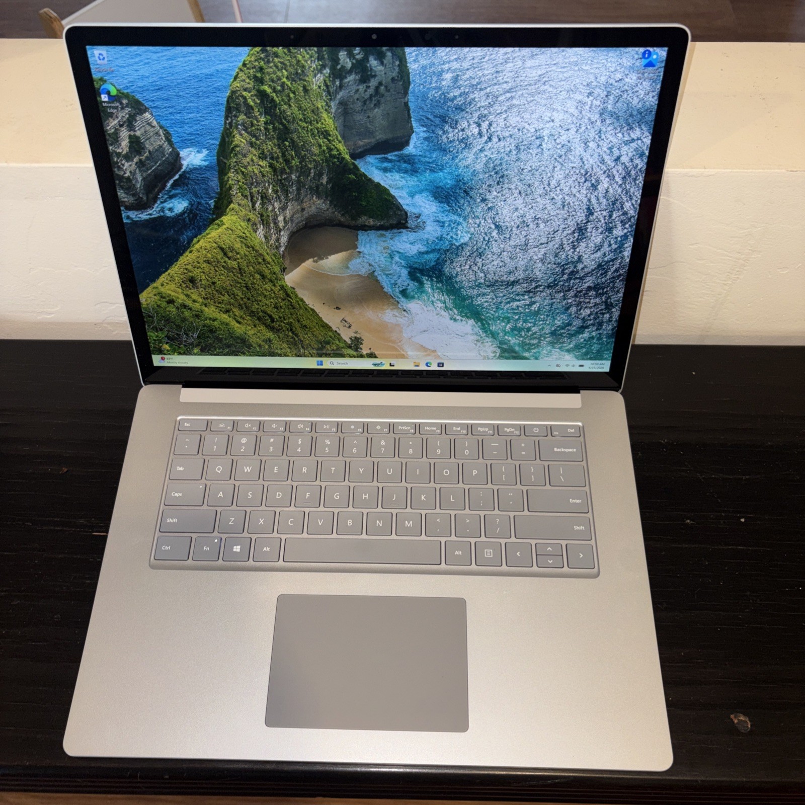Microsoft Surface Book 3 13.5″ Touchscreen (256GB SSD, Intel Core i7-1065G7,…