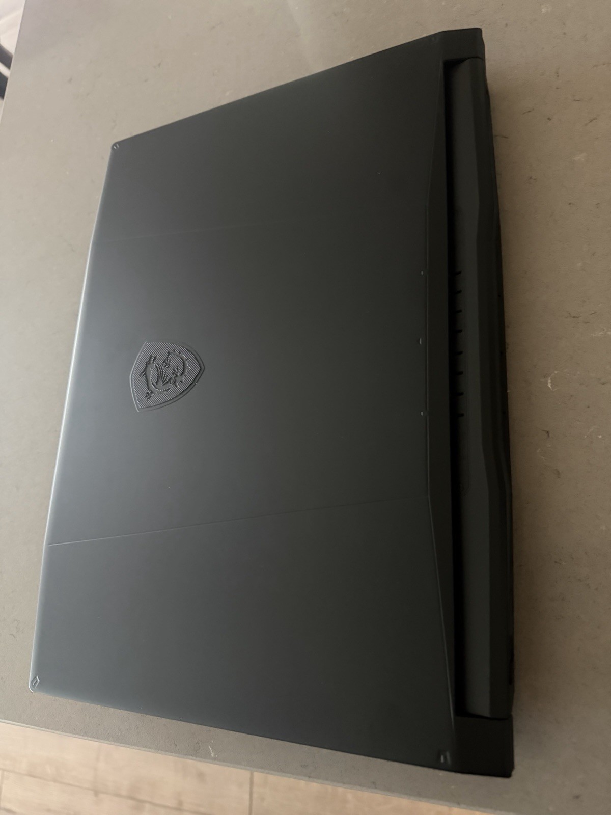 MSI Katana 15 HX 15.6 165Hz 2K 2.2 GHz i7-14650HX 16GB 1TB SSD RTX 5070 NEW