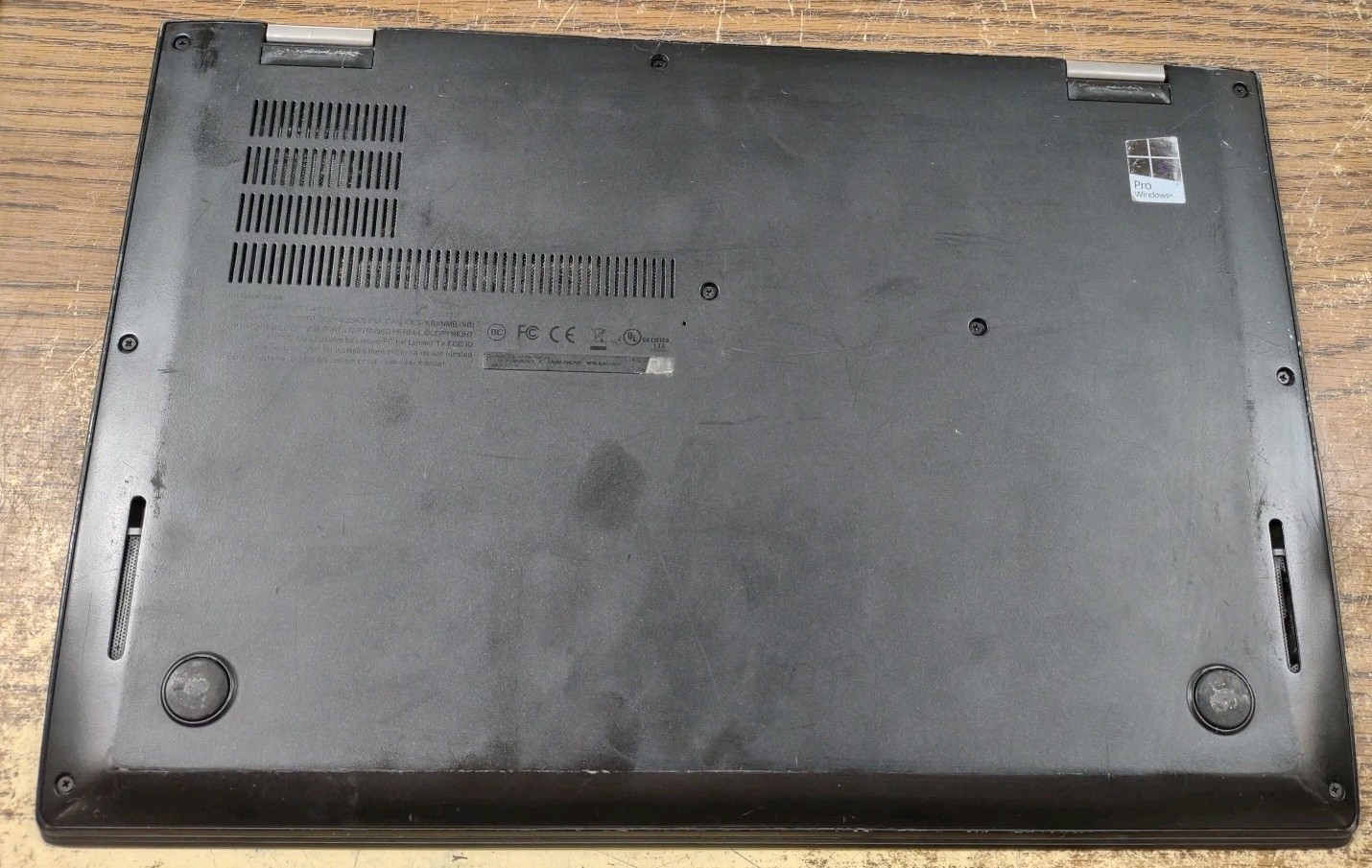 Lenovo ThinkPad X1 Carbon 4th Gen 14″ i7-6600U, 16GB Ram, 256GB SSD.