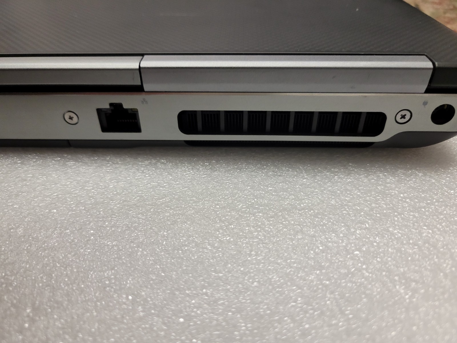 Dell Precision 7720 i7-7820HQ 2.90GHz 32gb Ram 500gb ssd no charger