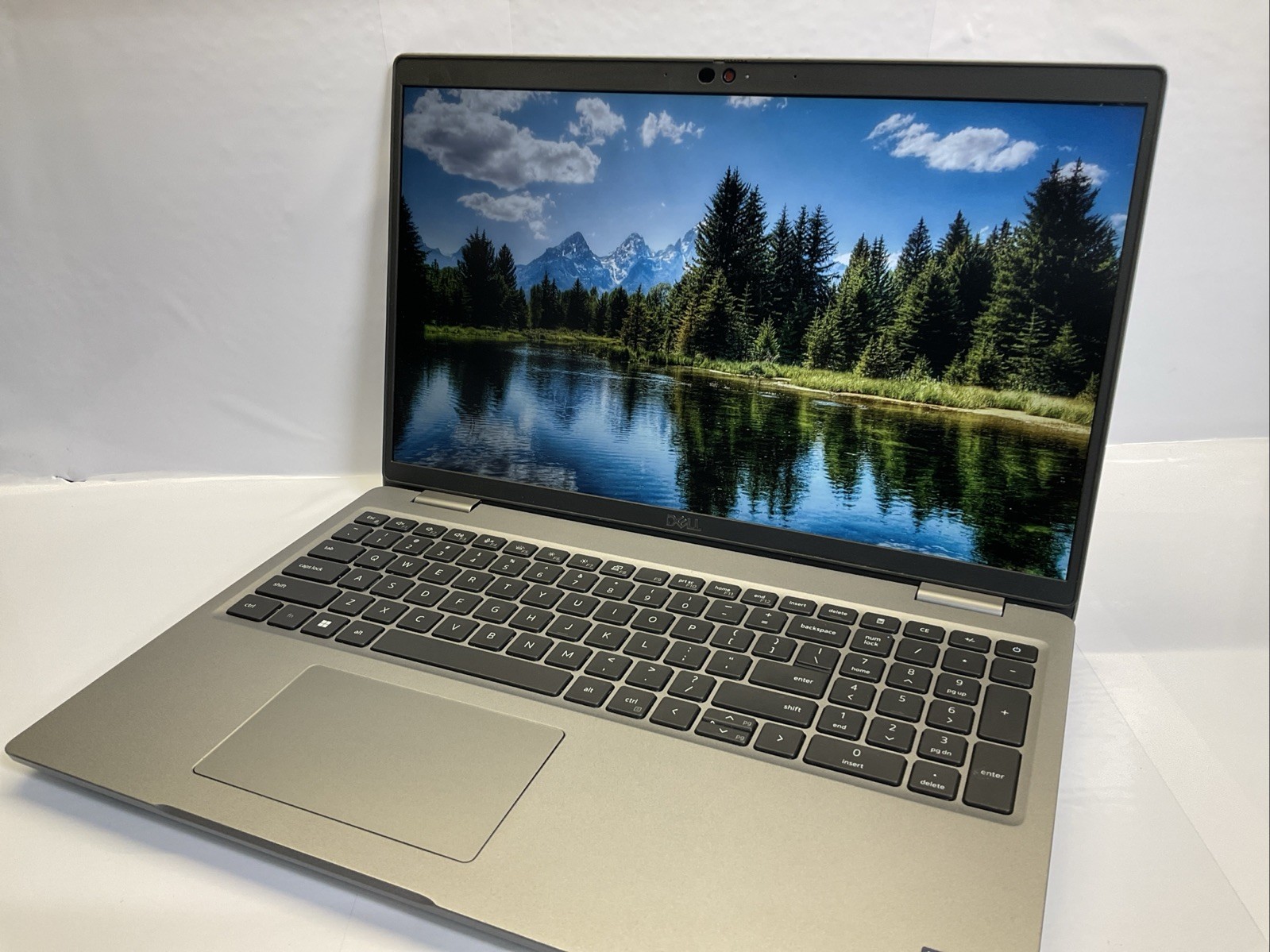 Dell Latitude 5530/ 15.6-inch/ i5-12th Gen/ 16GB RAM/ 256GB SSD/FHD/W11/AC(127F)